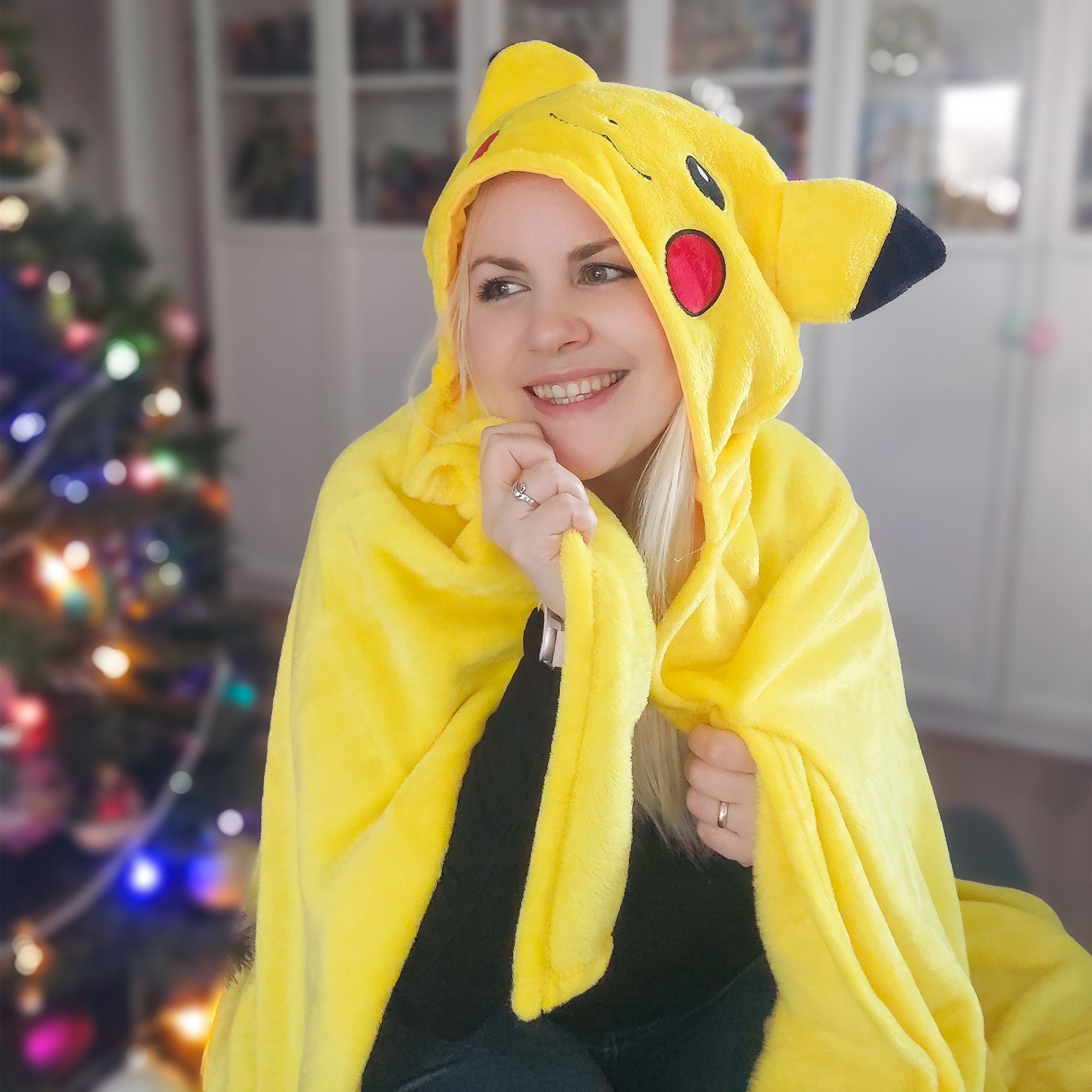 Imagen del producto Pokemon - Manta con Capucha Pikachu
