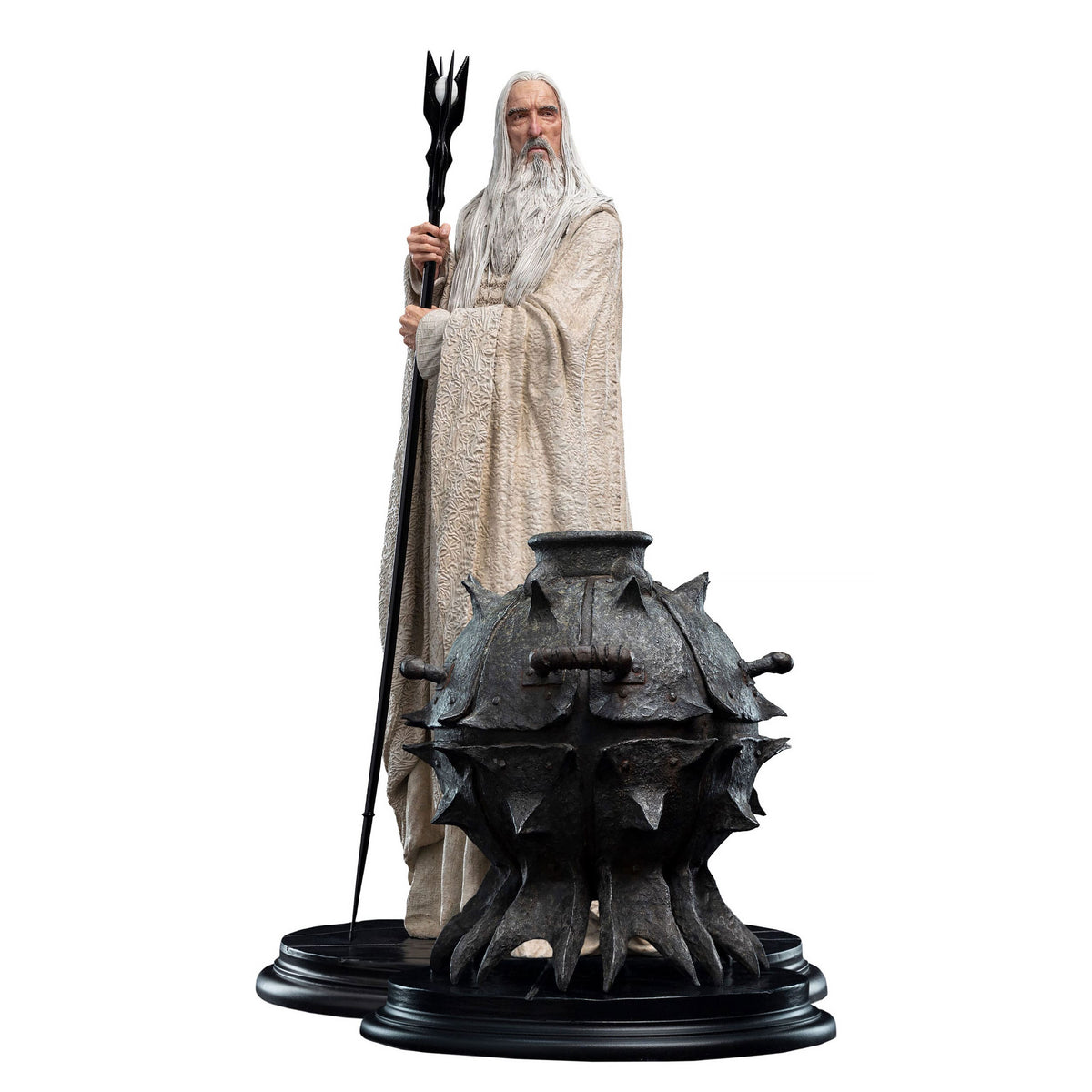 Imagen del producto El Señor de los Anillos - Estatua de Saruman con Fuego de Orthanc Serie Clásica