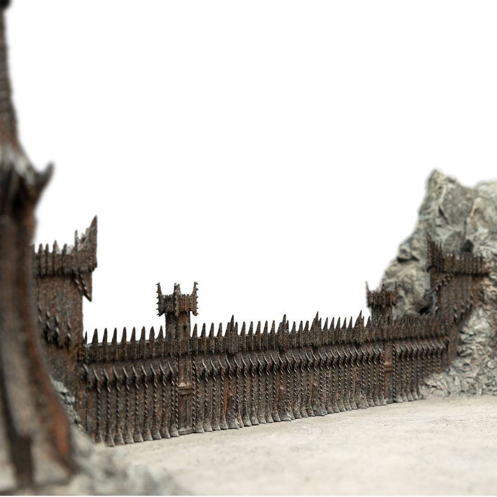 Product image The Lord of the Rings - The Gate of Mordor Diorama