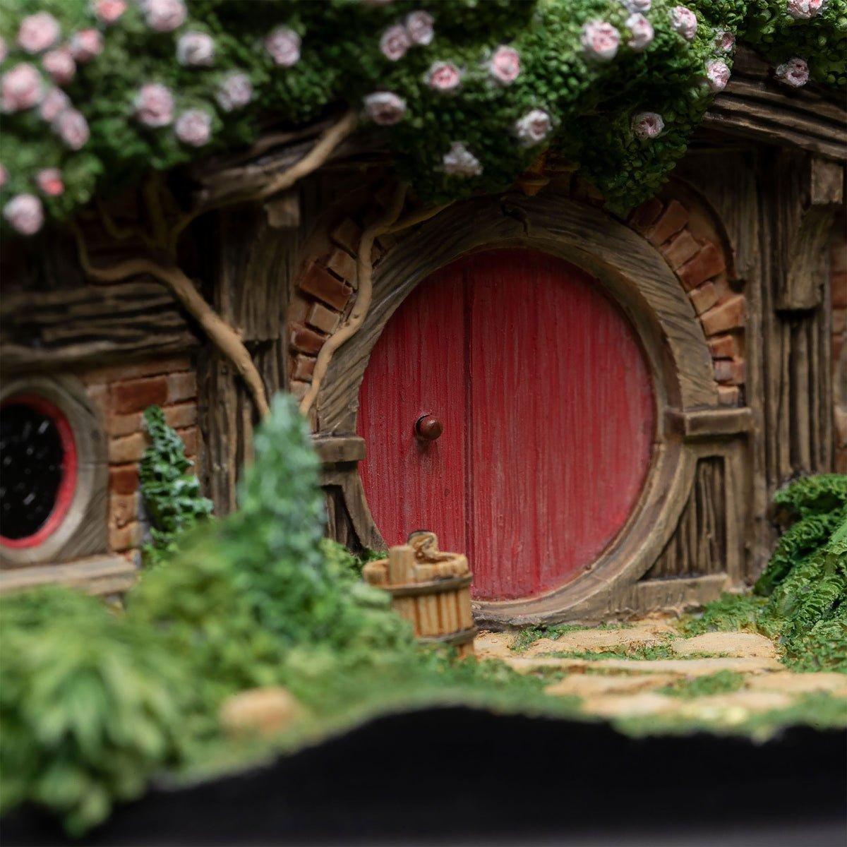 Imagen del producto Señor de los Anillos - Diorama de la Cueva Hobbit de la Comarca