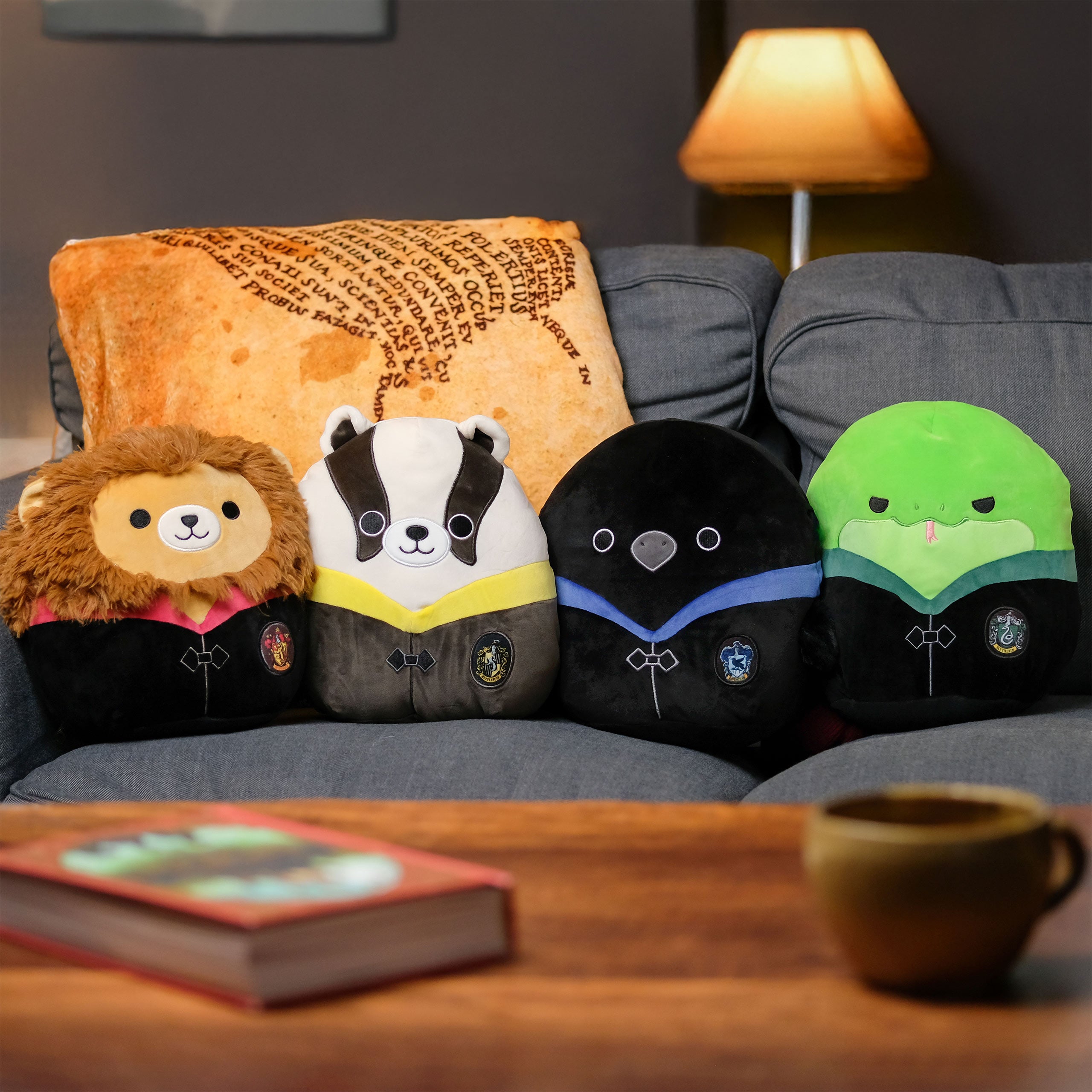 Imagen del producto Harry Potter - Cuervo de Ravenclaw en Bata Figura de Peluche Squishmallows