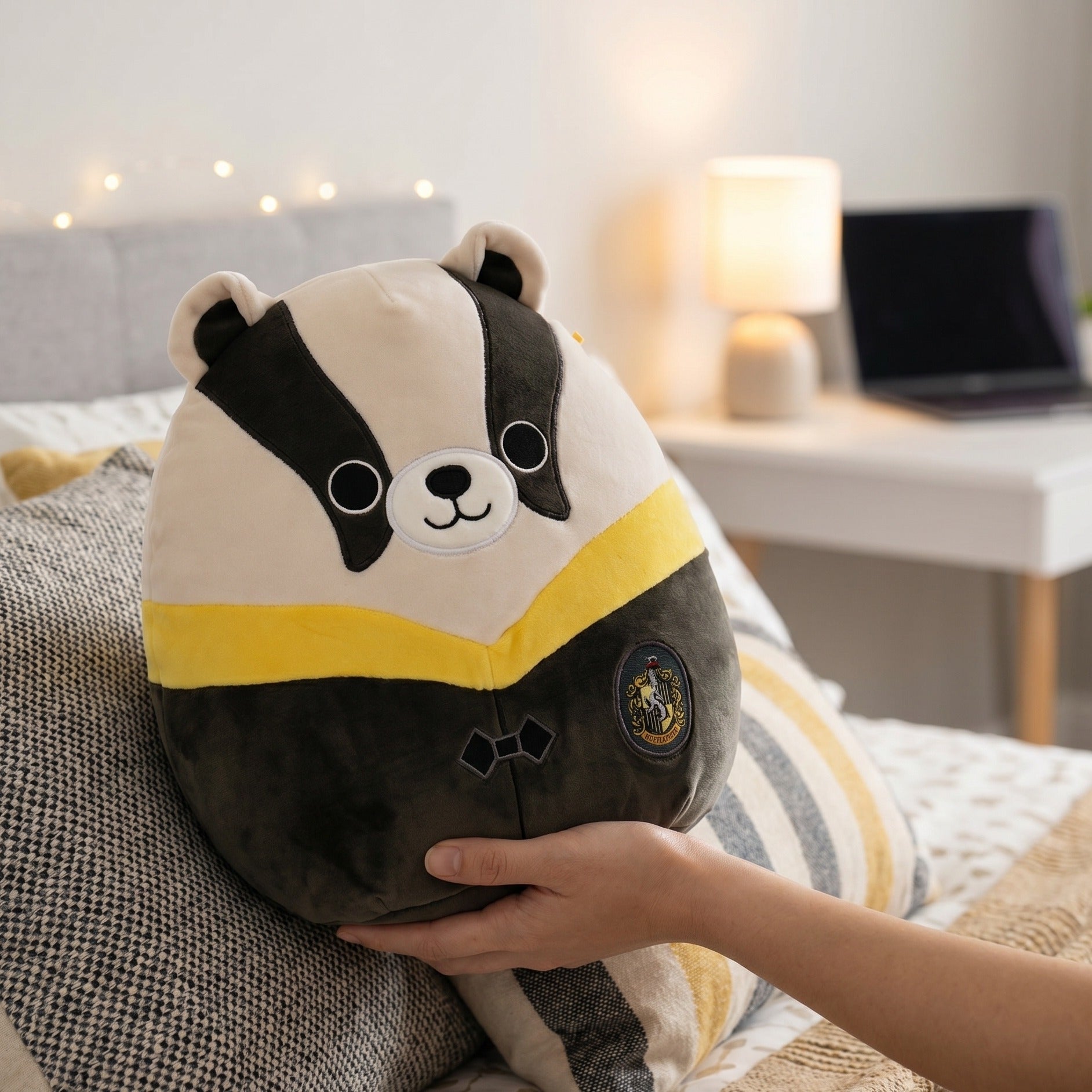 Imagen del producto Harry Potter - Tejón de Hufflepuff con Túnica Figura de Peluche Squishmallows