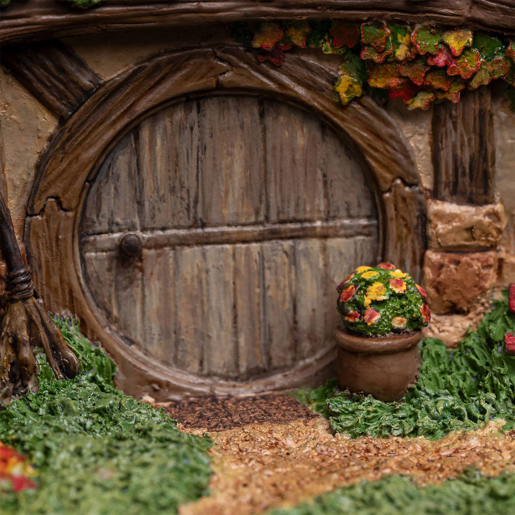 Product image The Hobbit - 18 Gardens Smial Hobbit Hole Diorama