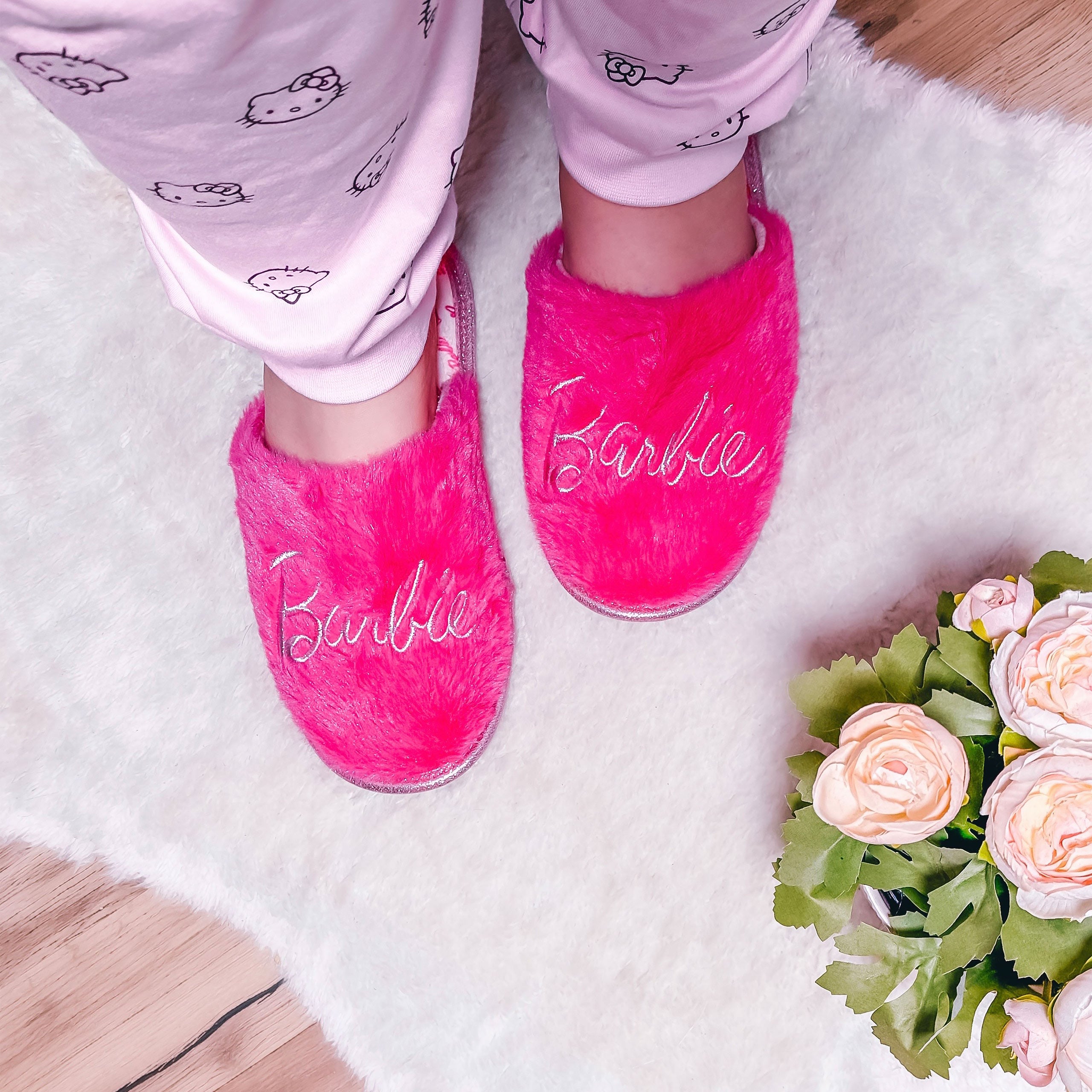 Imagen del producto Barbie - Pantuflas de peluche con logo