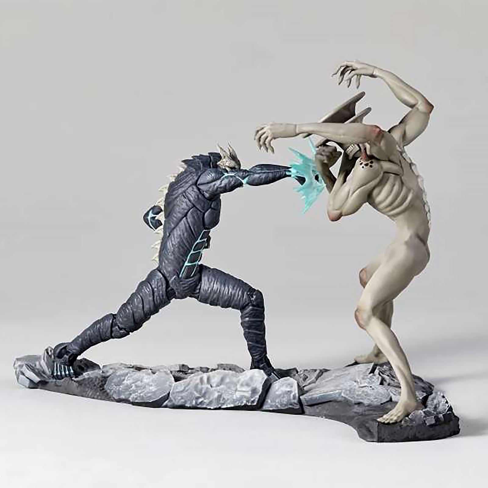 Product image Kaiju No. 8 vs. Kaiju No. 9 Diorama Figure