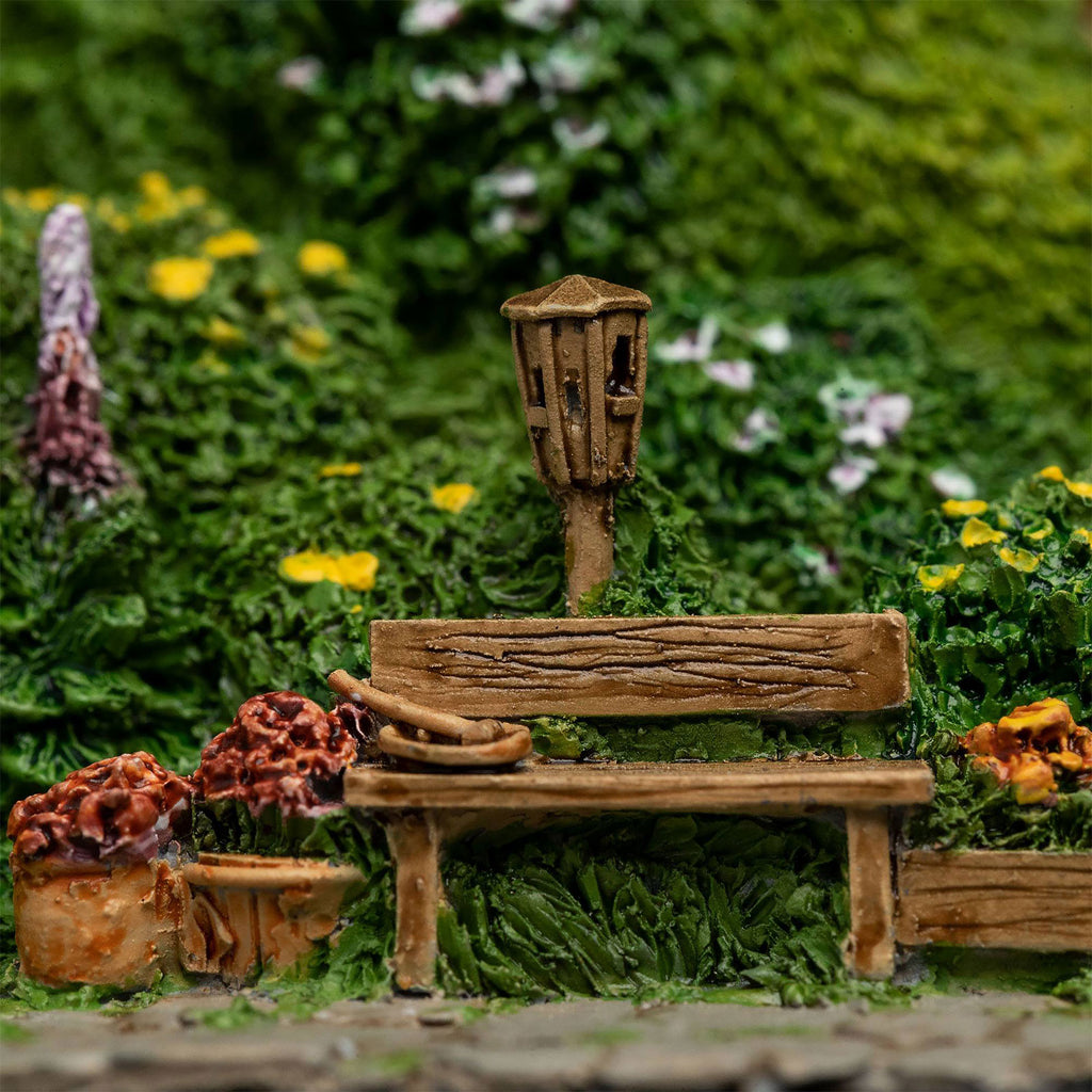 Imagen del producto El Señor de los Anillos - Figura Diorama Bolsón Cerrado en la Colina