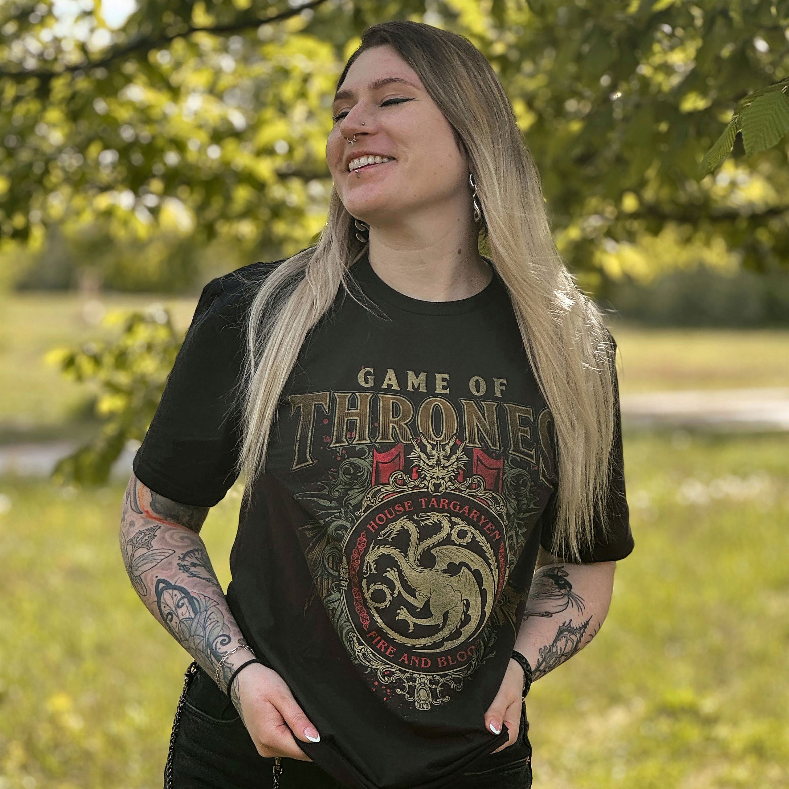 Imagen del producto Game of Thrones - Camiseta Ornamentos Targaryen Negra