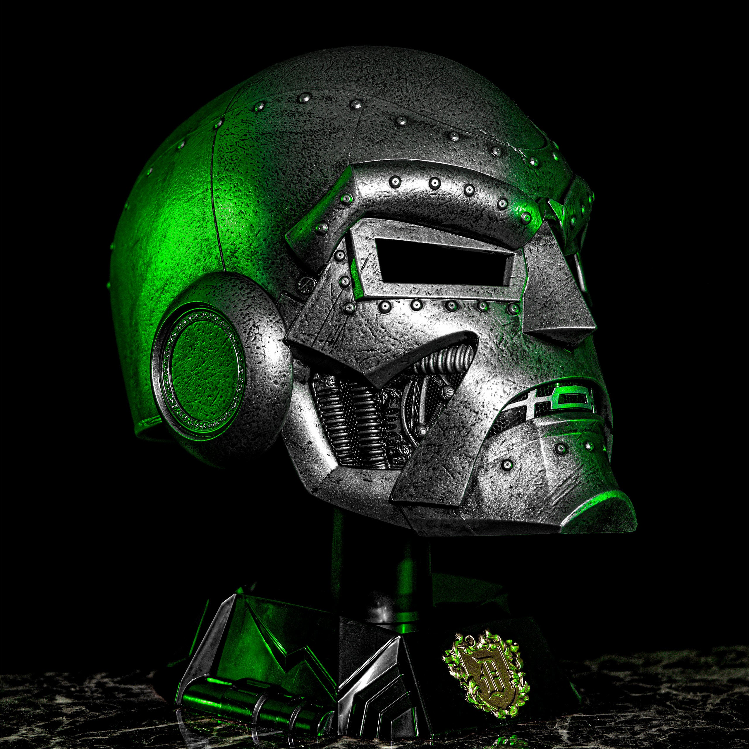 Imagen del producto Doctor Doom - Casco Premium Marvel Legends
