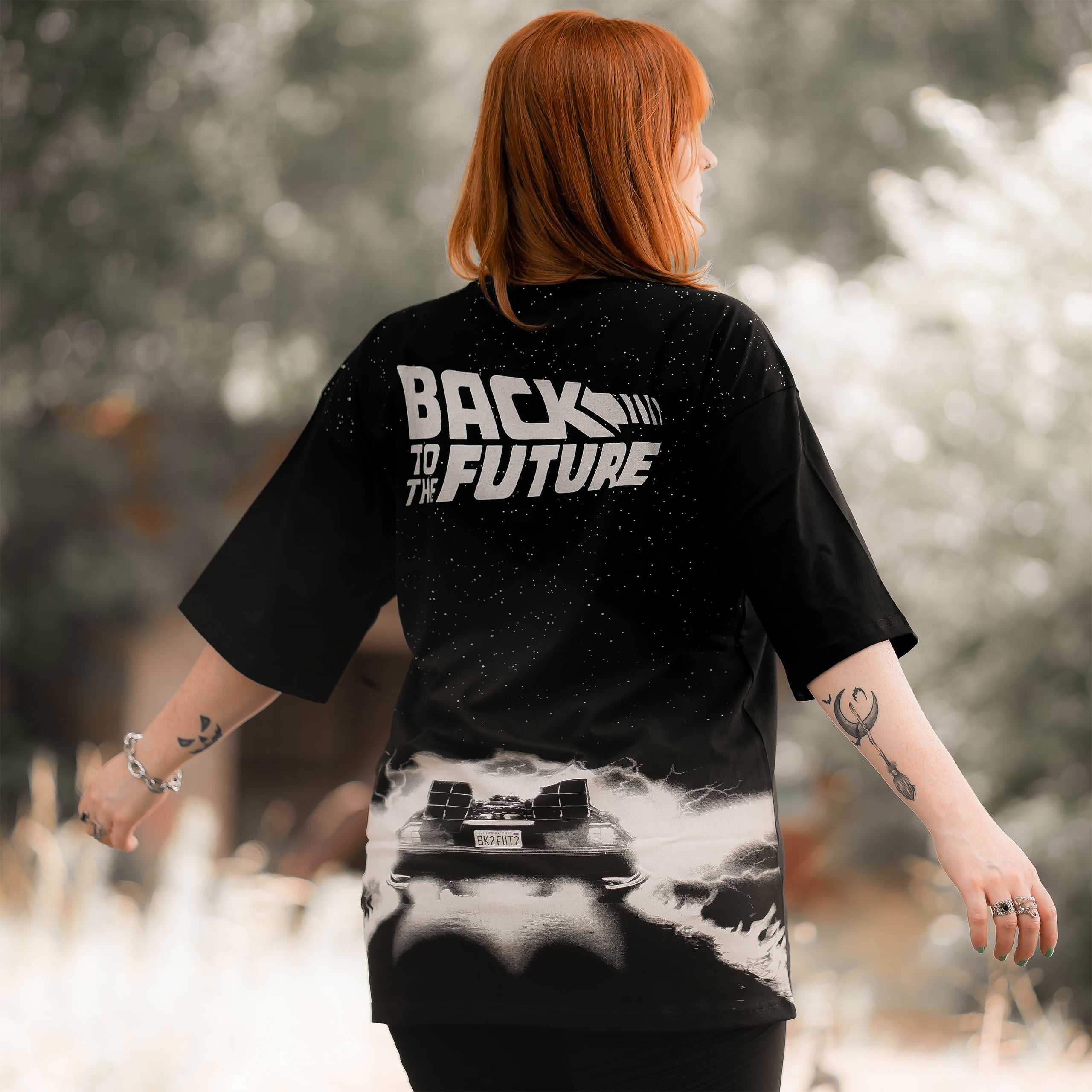 Imagen del producto Regreso al Futuro - Camiseta Oversize DeLorean negra