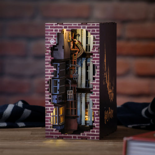 Imagen del producto Harry Potter - Modelo Book Nook Callejón Diagon de madera