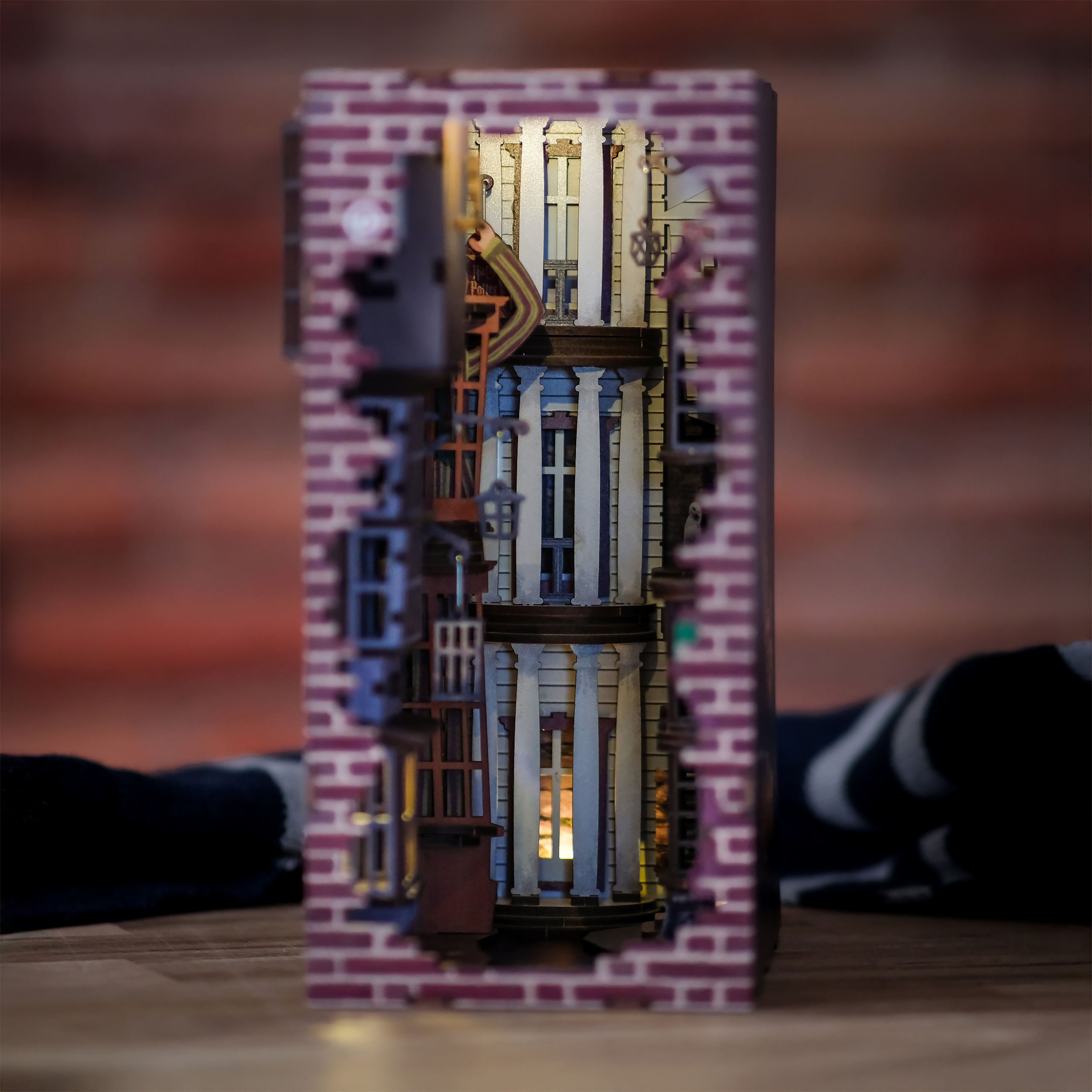 Imagen del producto Harry Potter - Modelo Book Nook Callejón Diagon de madera