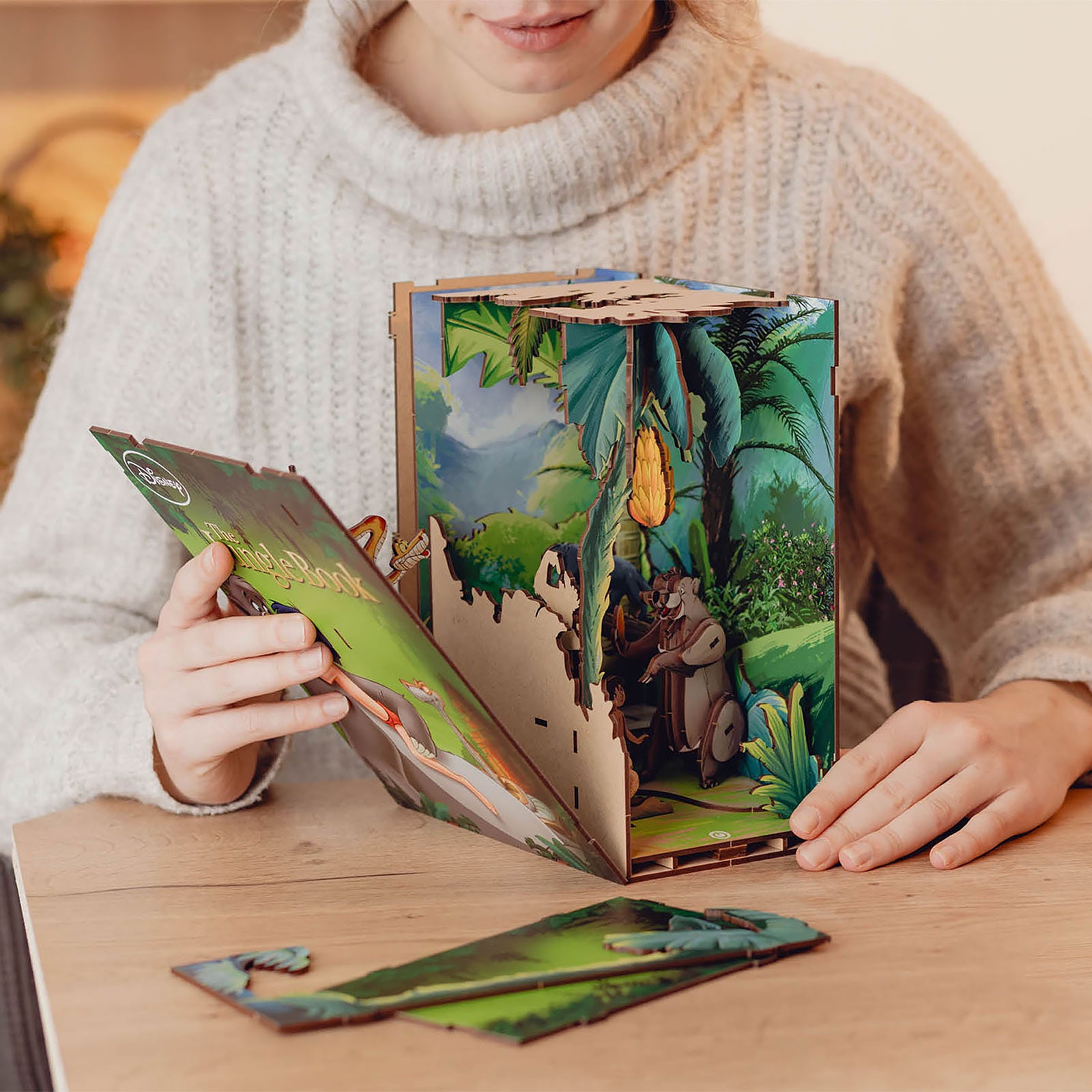 Imagen del producto Disney - El Libro de la Selva Book Nook Kit Modelo Madera