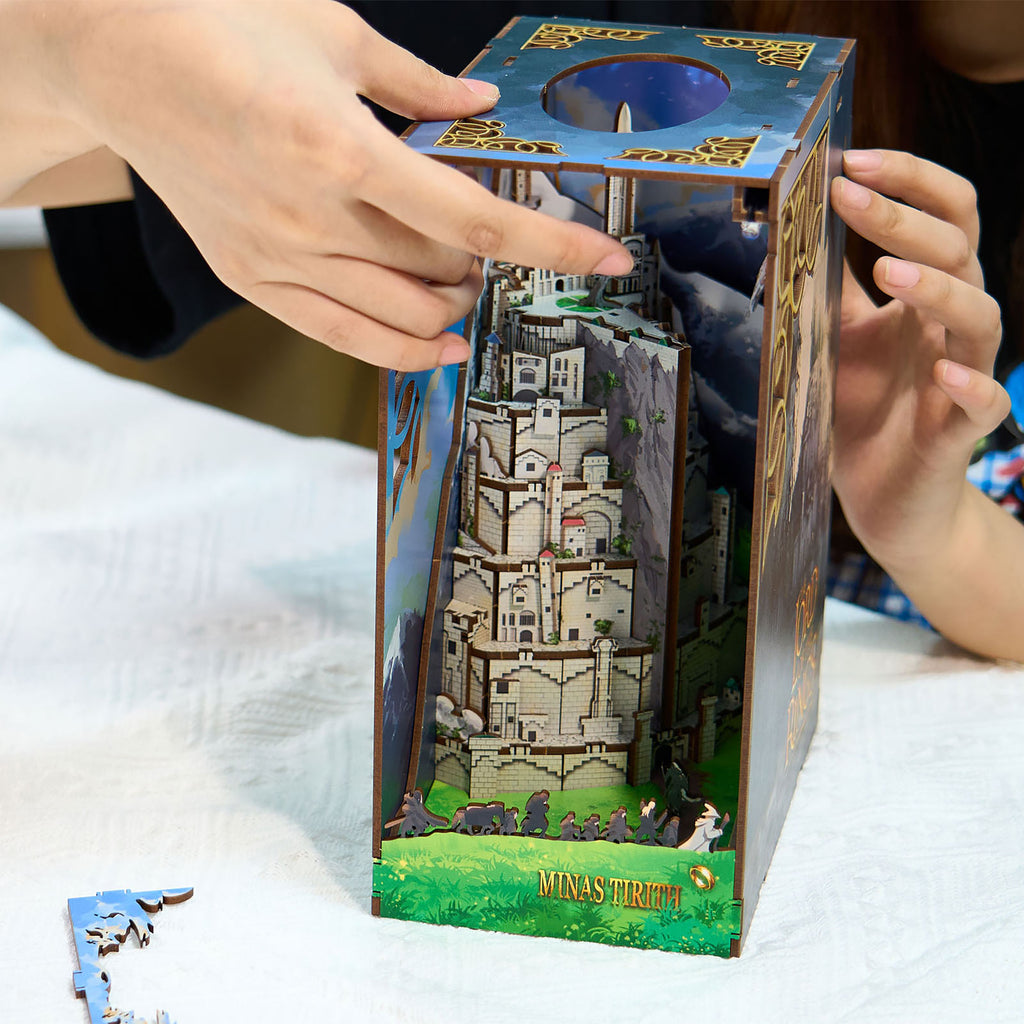 Imagen del producto El Señor de los Anillos - Minas Tirith Book Nook kit de maqueta de madera