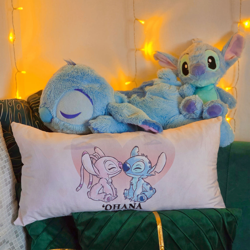 Imagen del producto Stitch y Angel Ohana Means Family - Cojín
