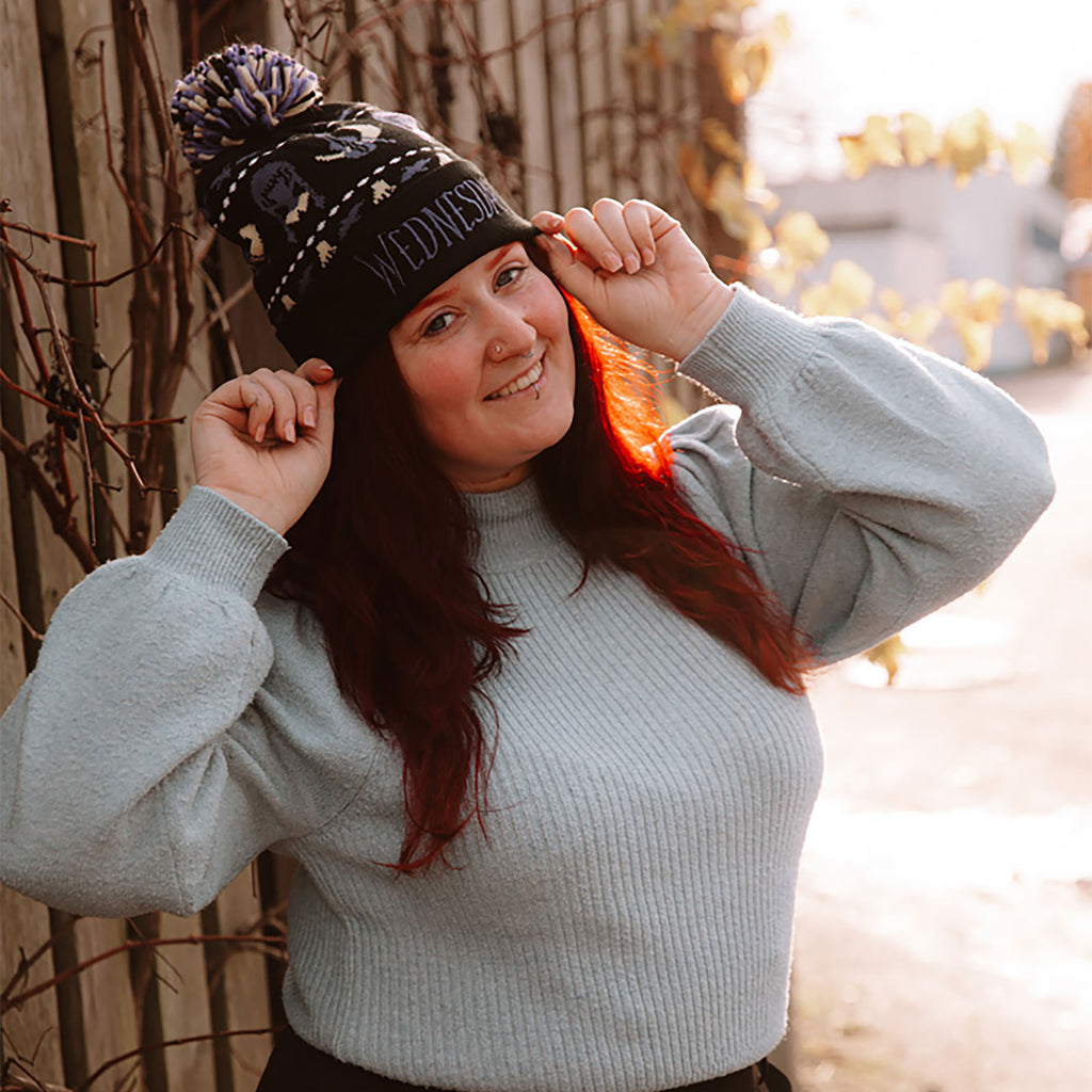 Imagen del producto Wednesday - Gorro Midnight con pompón