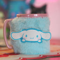 Imagen del producto Hello Kitty - Taza Cinnamoroll con Funda de Peluche