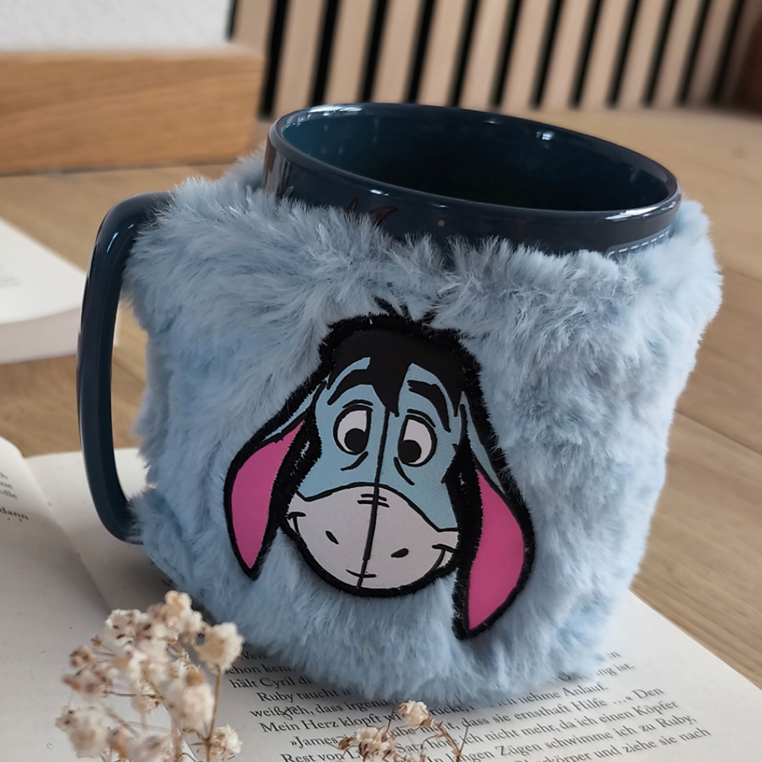 Imagen del producto Winnie the Pooh - Taza de Ígor con funda de peluche