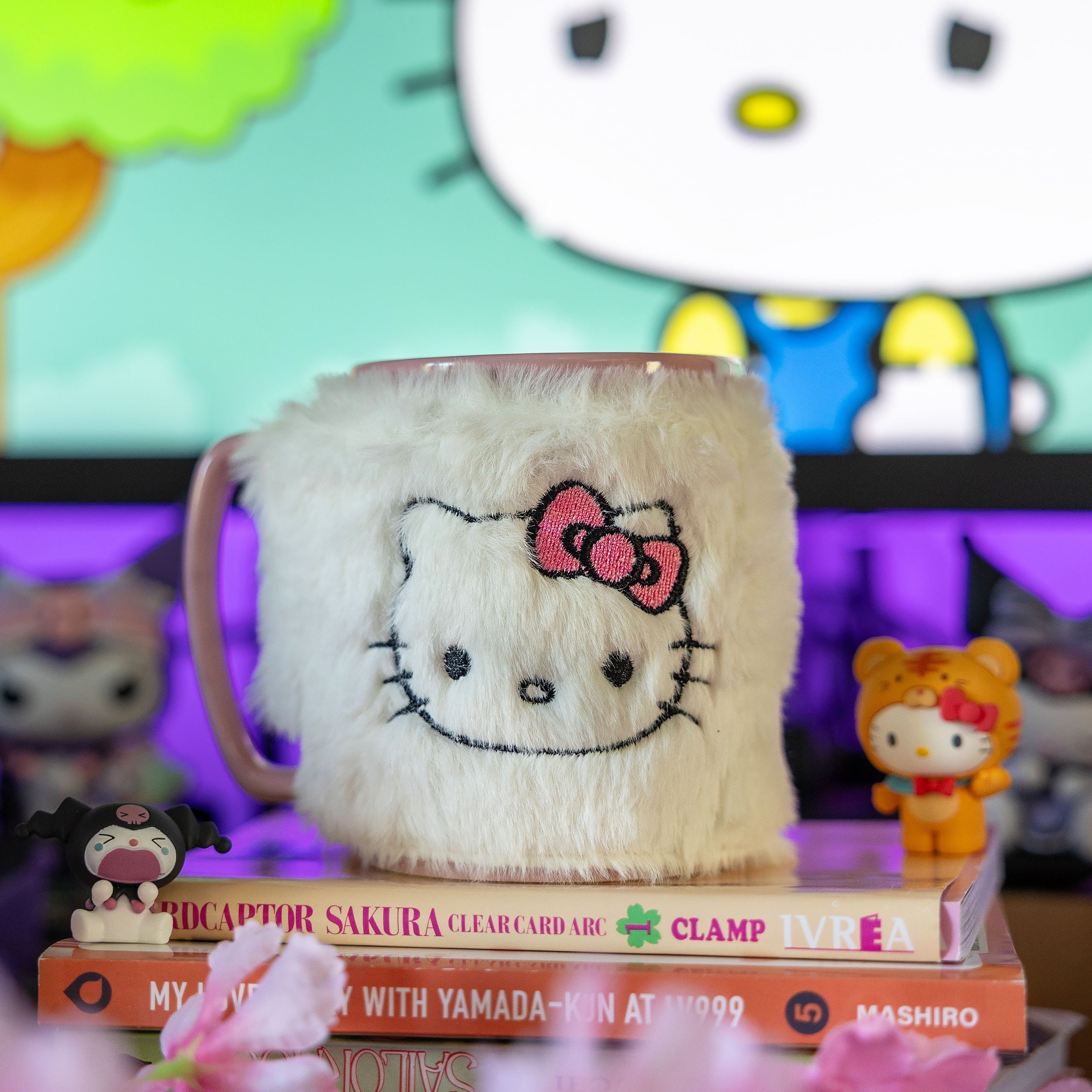 Imagen del producto Taza Hello Kitty con funda de peluche