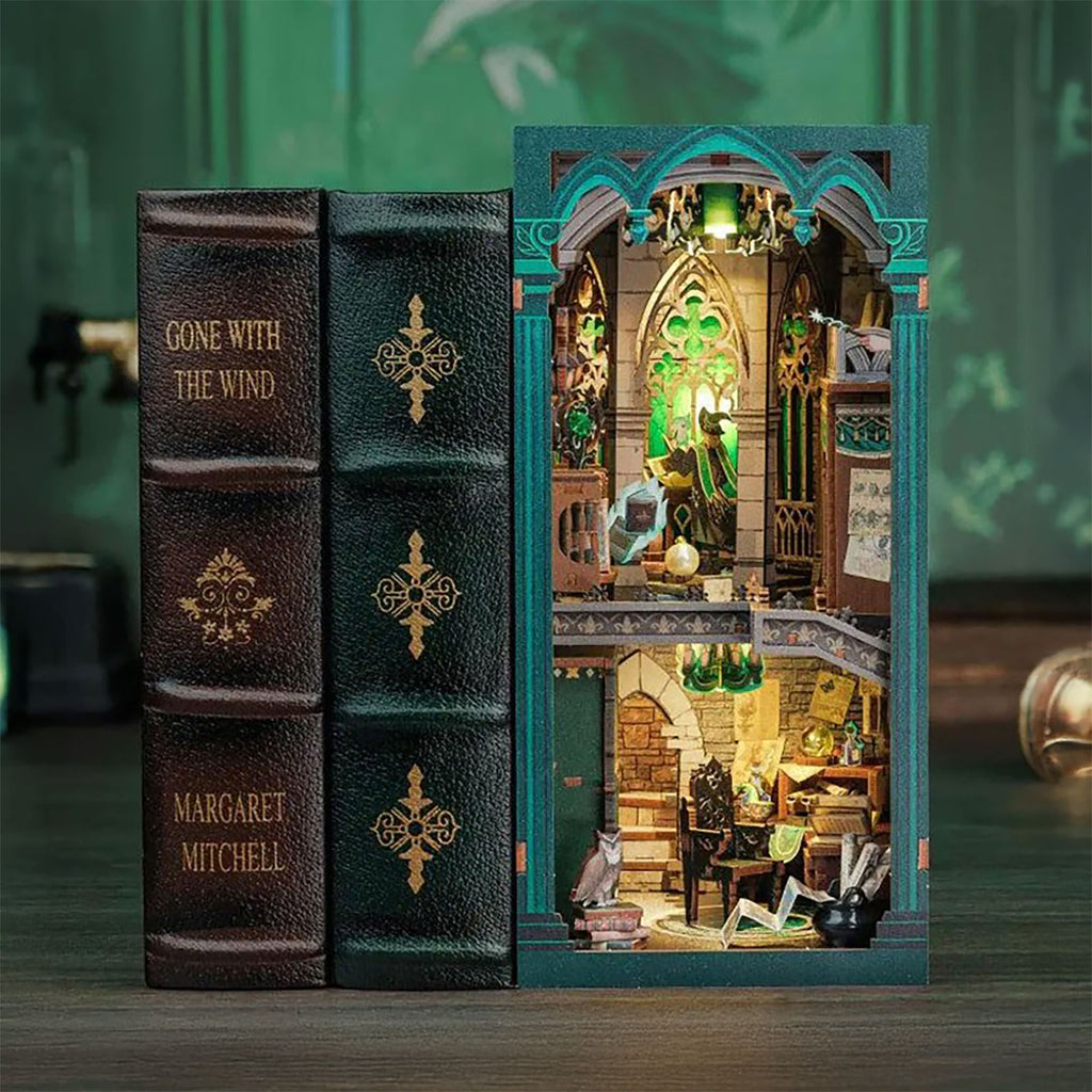Imagen del producto Darkness Common Room Book Nook - kit de maqueta de madera para fans de Harry Potter