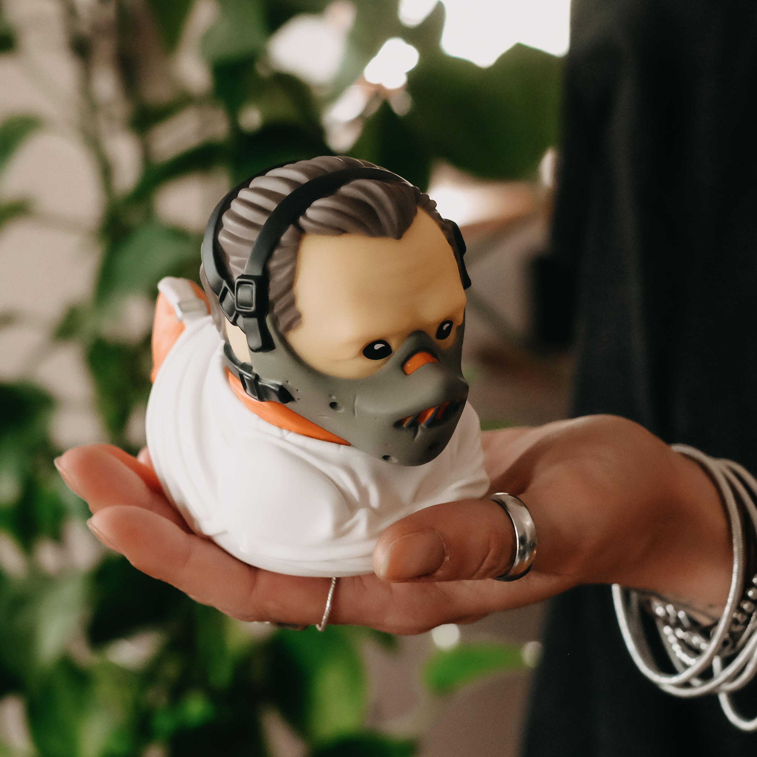 Imagen del producto Pato decorativo Hannibal Lecter TUBBZ – El silencio de los corderos