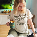 Imagen del producto Zelda - Camiseta con logo icónico beige