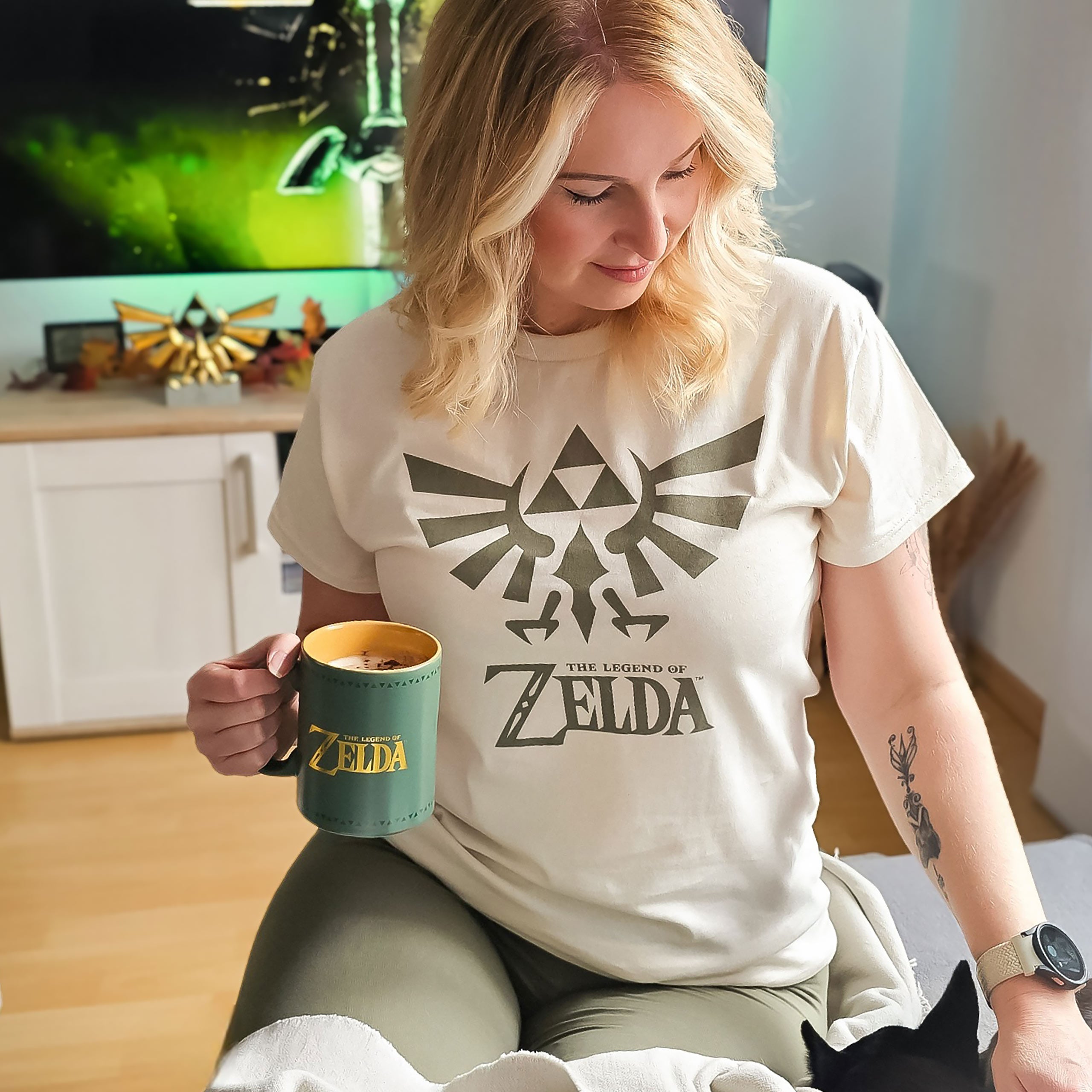 Imagen del producto Zelda - Camiseta con logo icónico beige