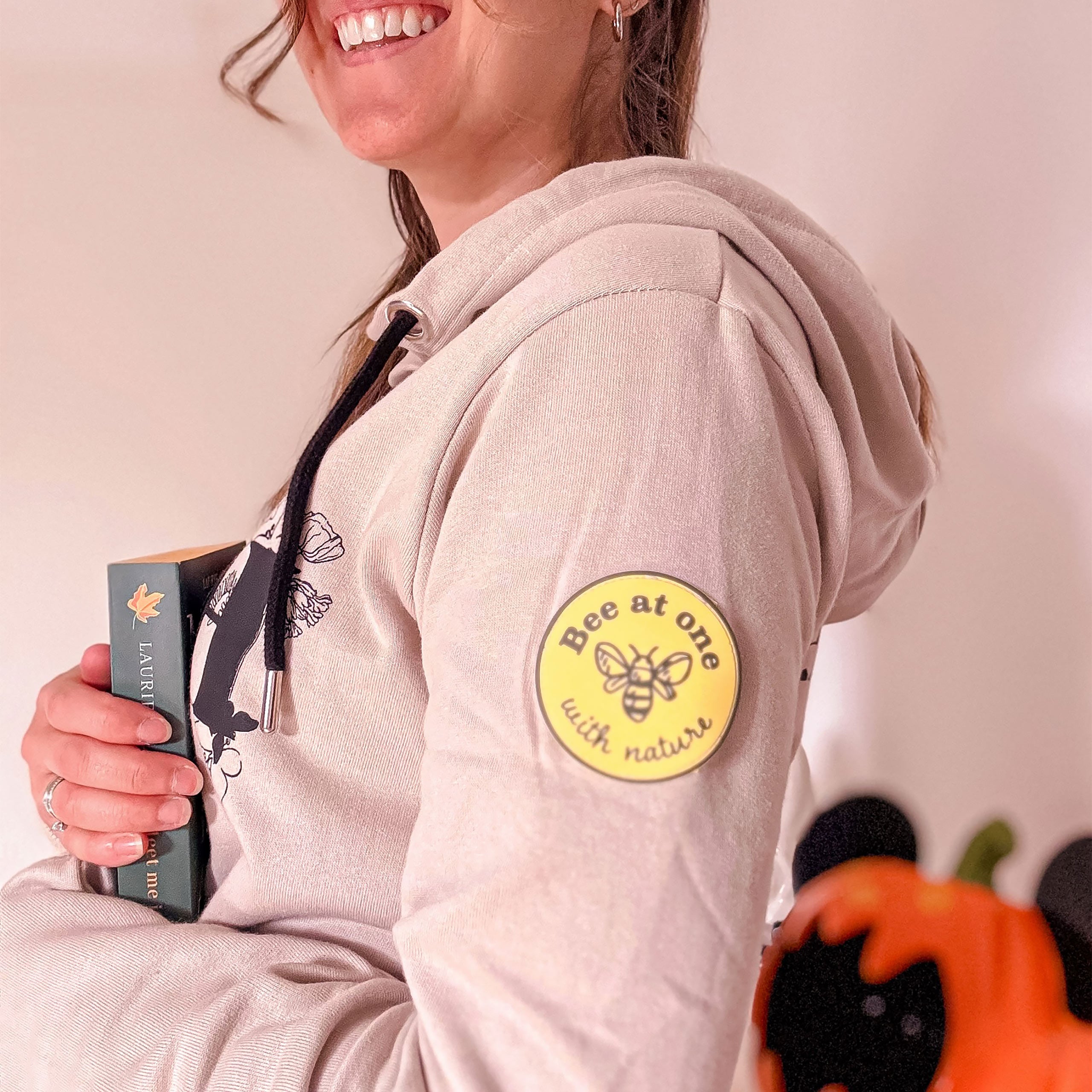 Imagen del producto Winnie the Pooh - Sudadera con capucha Pooh Love beige