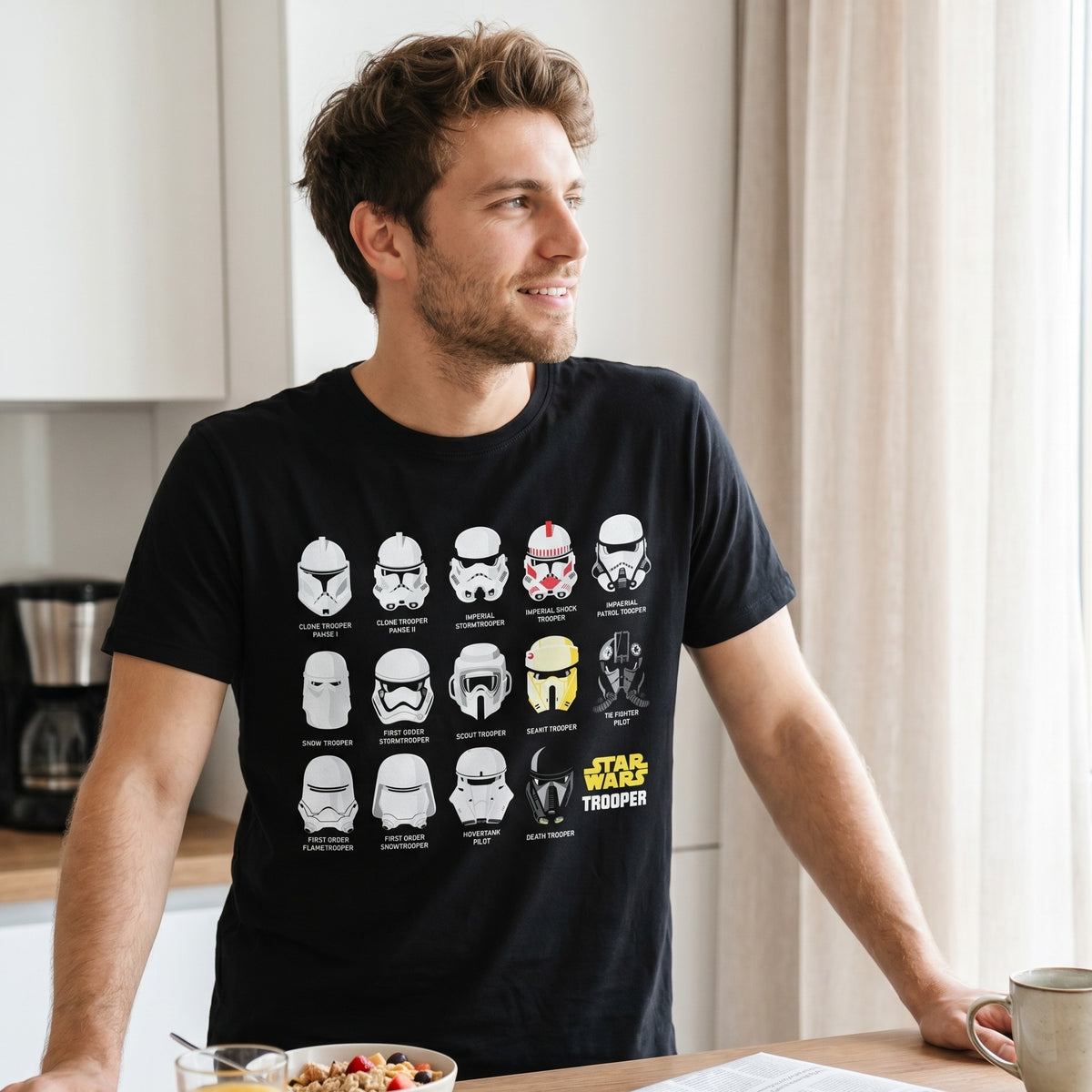 Imagen del producto Camiseta collage casco Stormtrooper negra - Star Wars