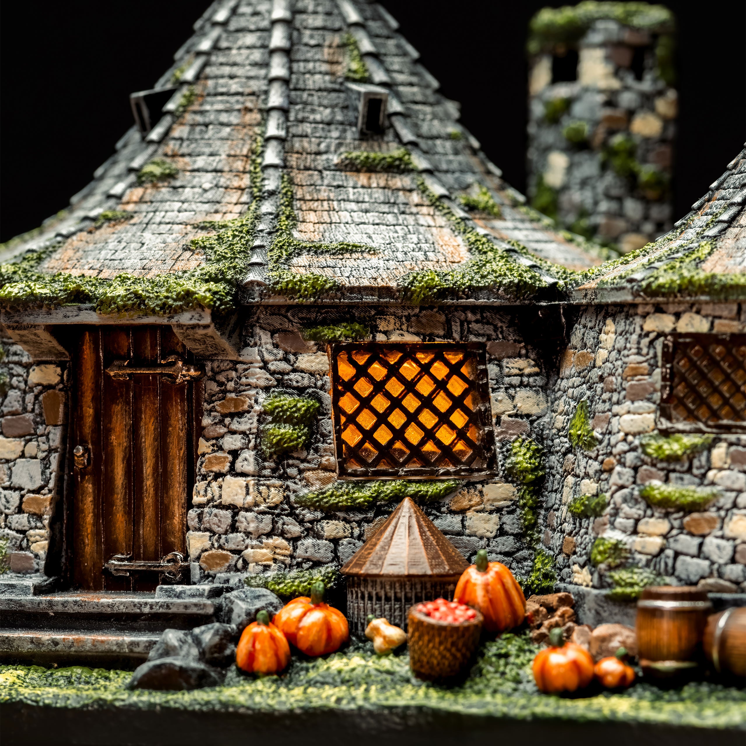 Imagen del producto Harry Potter - Réplica en miniatura de la cabaña de Hagrid con iluminación LED