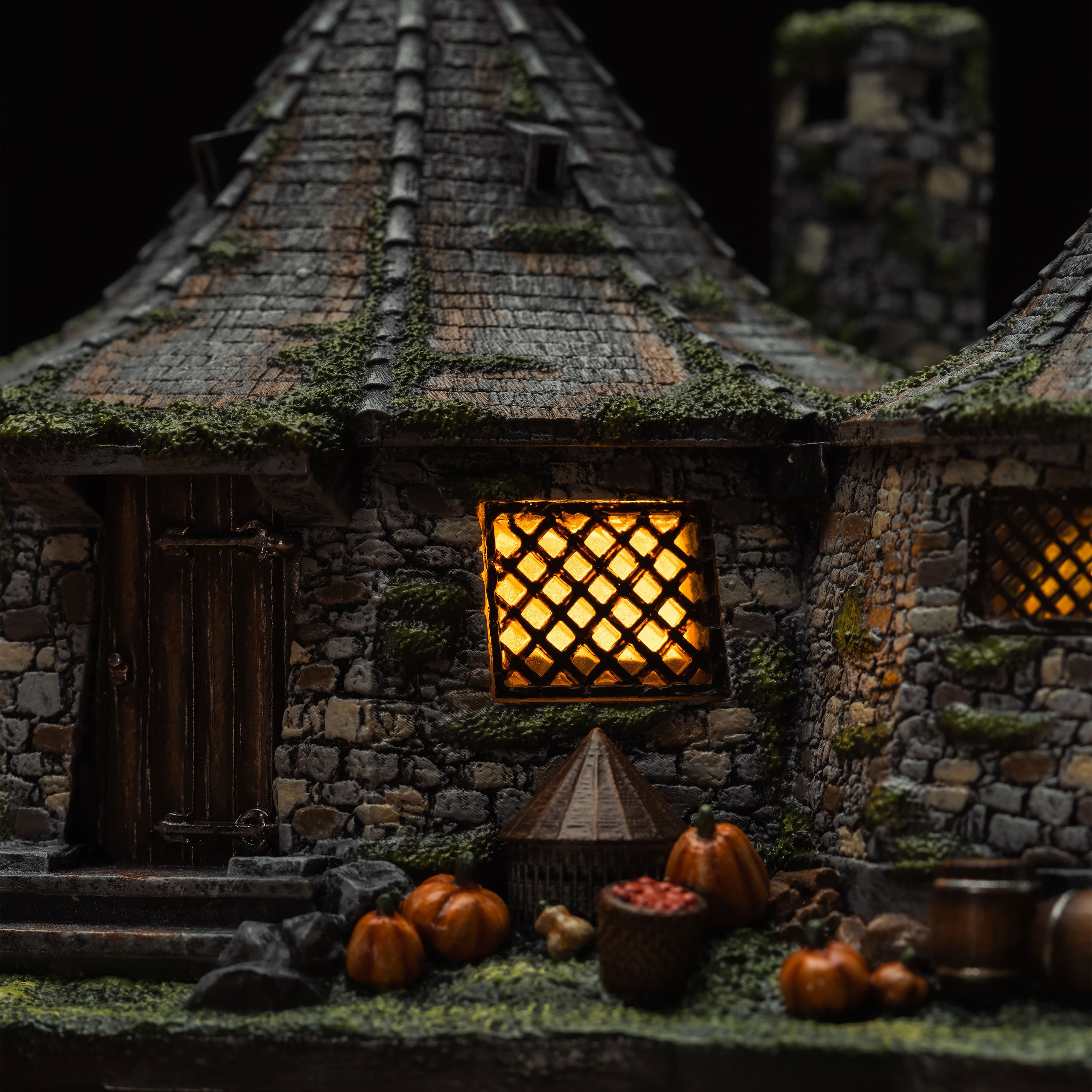 Imagen del producto Harry Potter - Réplica en miniatura de la cabaña de Hagrid con iluminación LED
