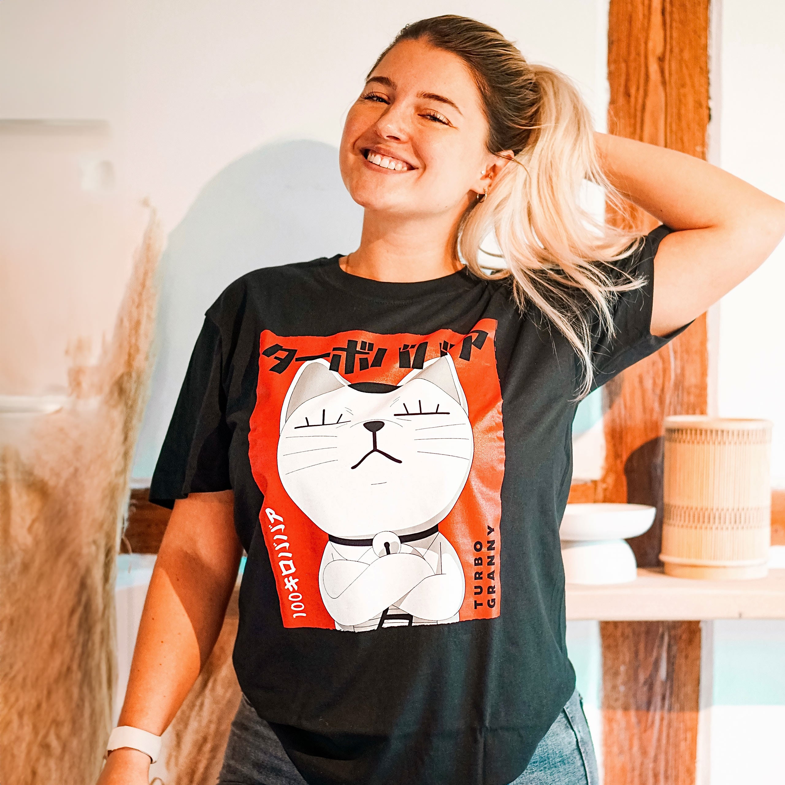 Imagen del producto Camiseta póster de Turbo Granny para fans de Dandadan