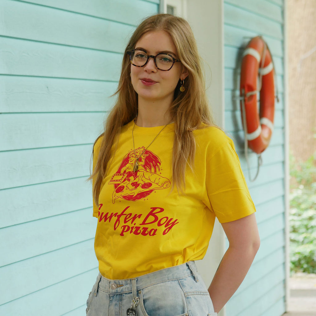 Imagen del producto Stranger Things - Camiseta Surfer Boy Pizza amarilla