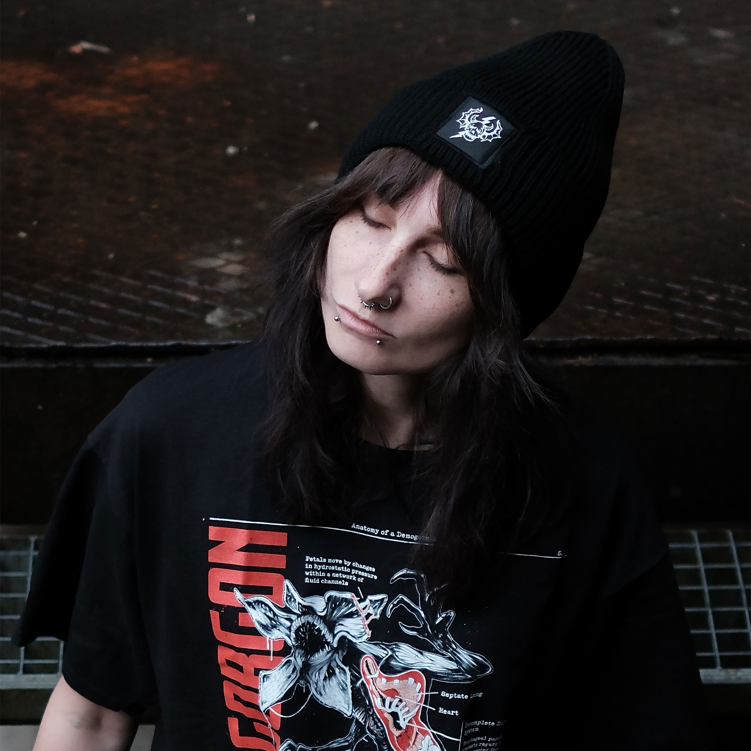 Imagen del producto Stranger Things - Gorro Hellfire Club con logo de calavera