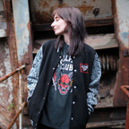 Imagen del producto Stranger Things - Camiseta Hellfire Club gris