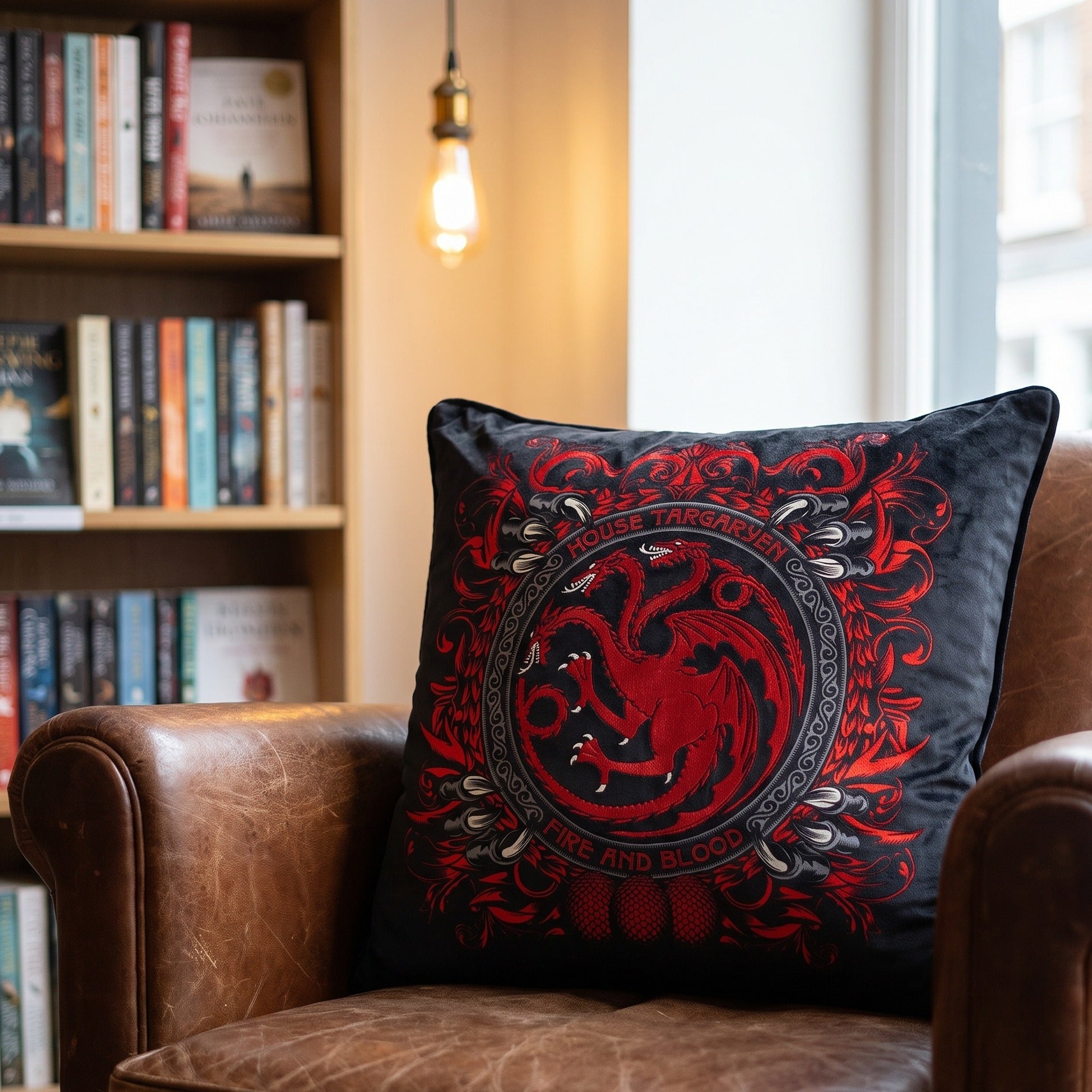Imagen del producto Game of Thrones - Cojín deluxe Casa Targaryen