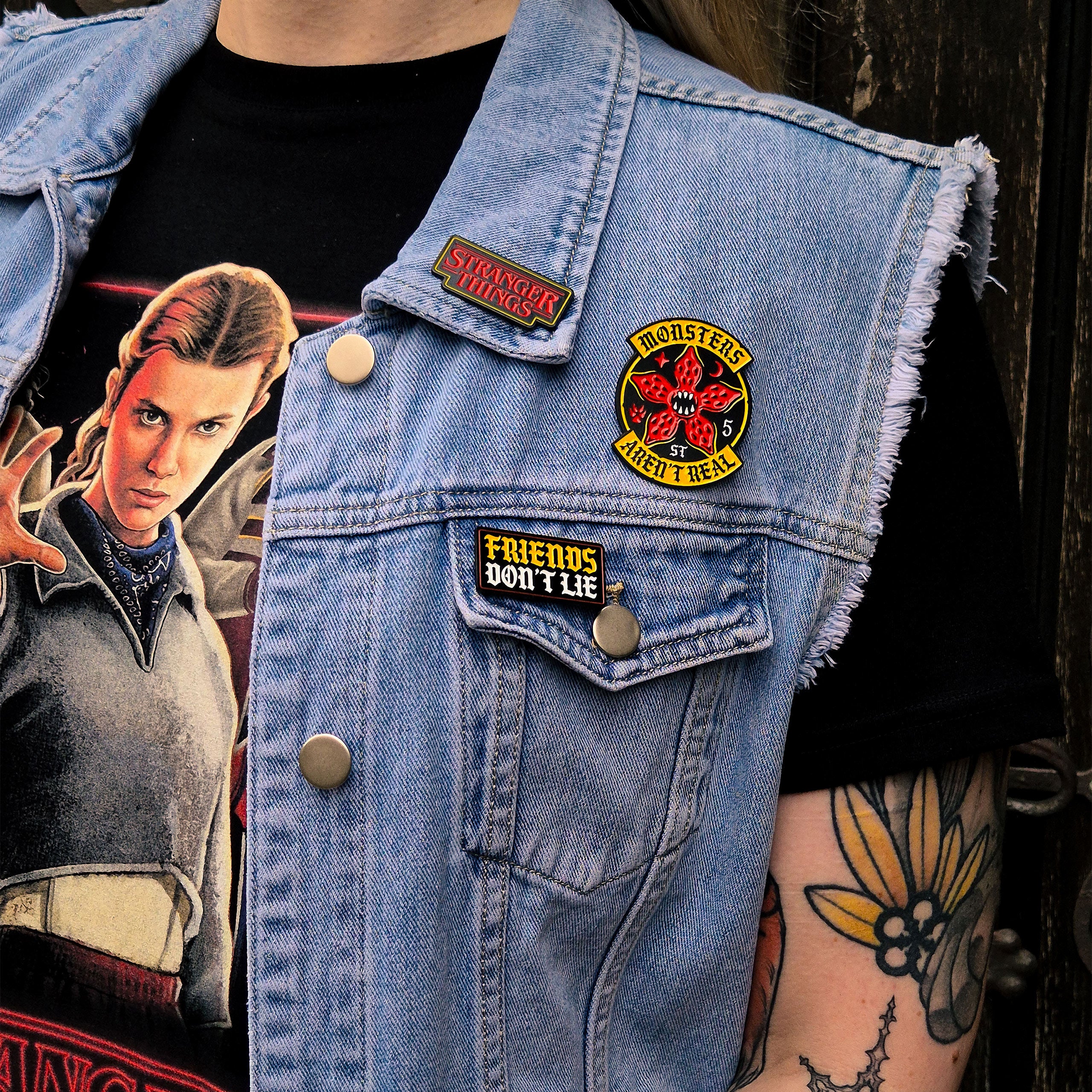 Imagen del producto Stranger Things - Friends Pins set de 3