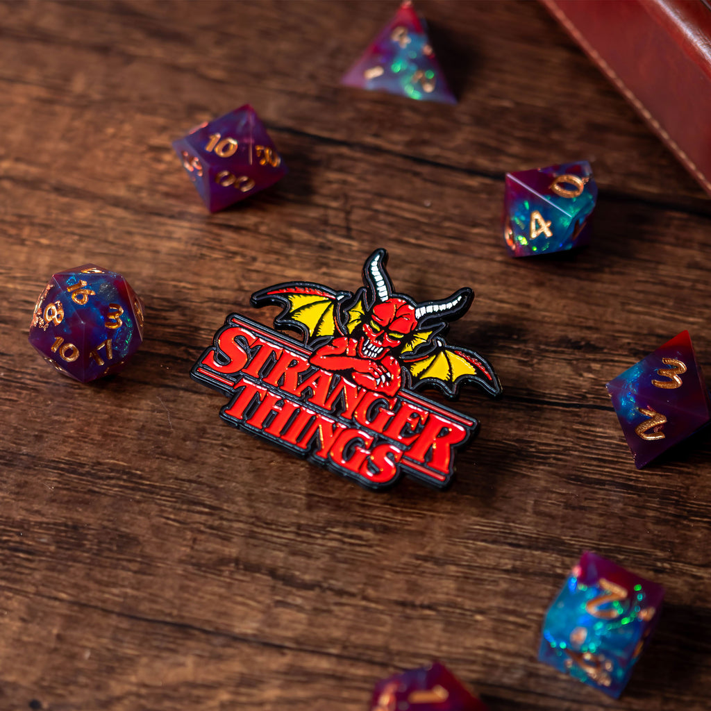 Imagen del producto Stranger Things - Pin Oversize Hellfire Club