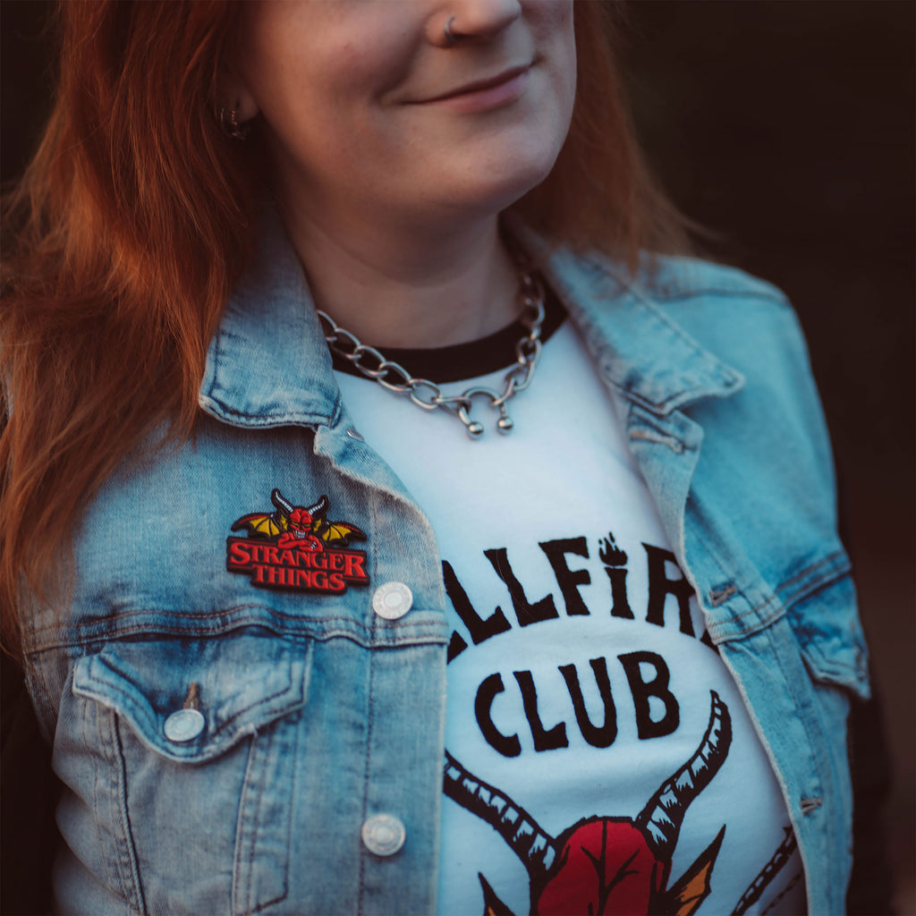 Imagen del producto Stranger Things - Pin Oversize Hellfire Club