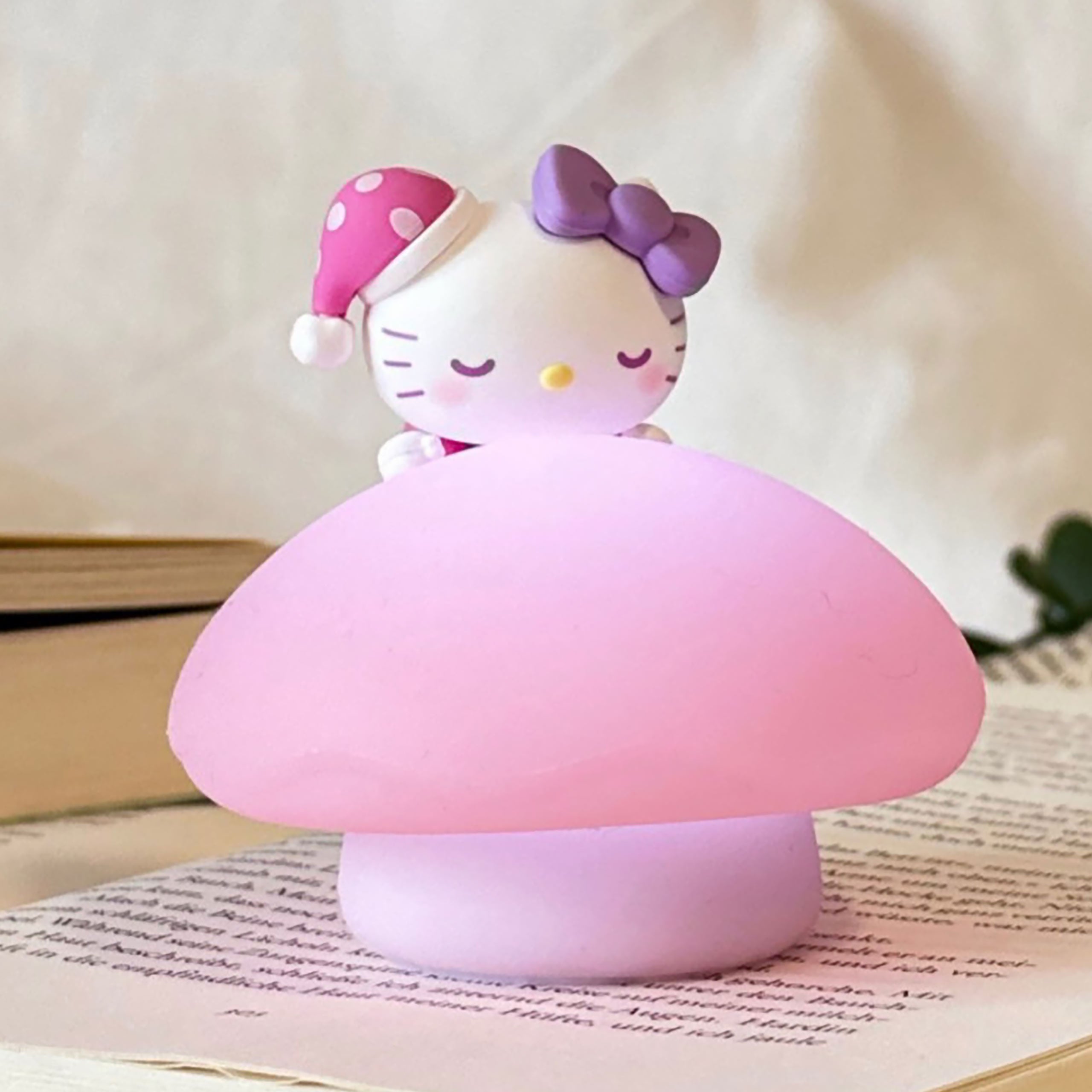 Imagen del producto Hello Kitty and Friends - Figura sorpresa YuMe Little Mushroom luz nocturna