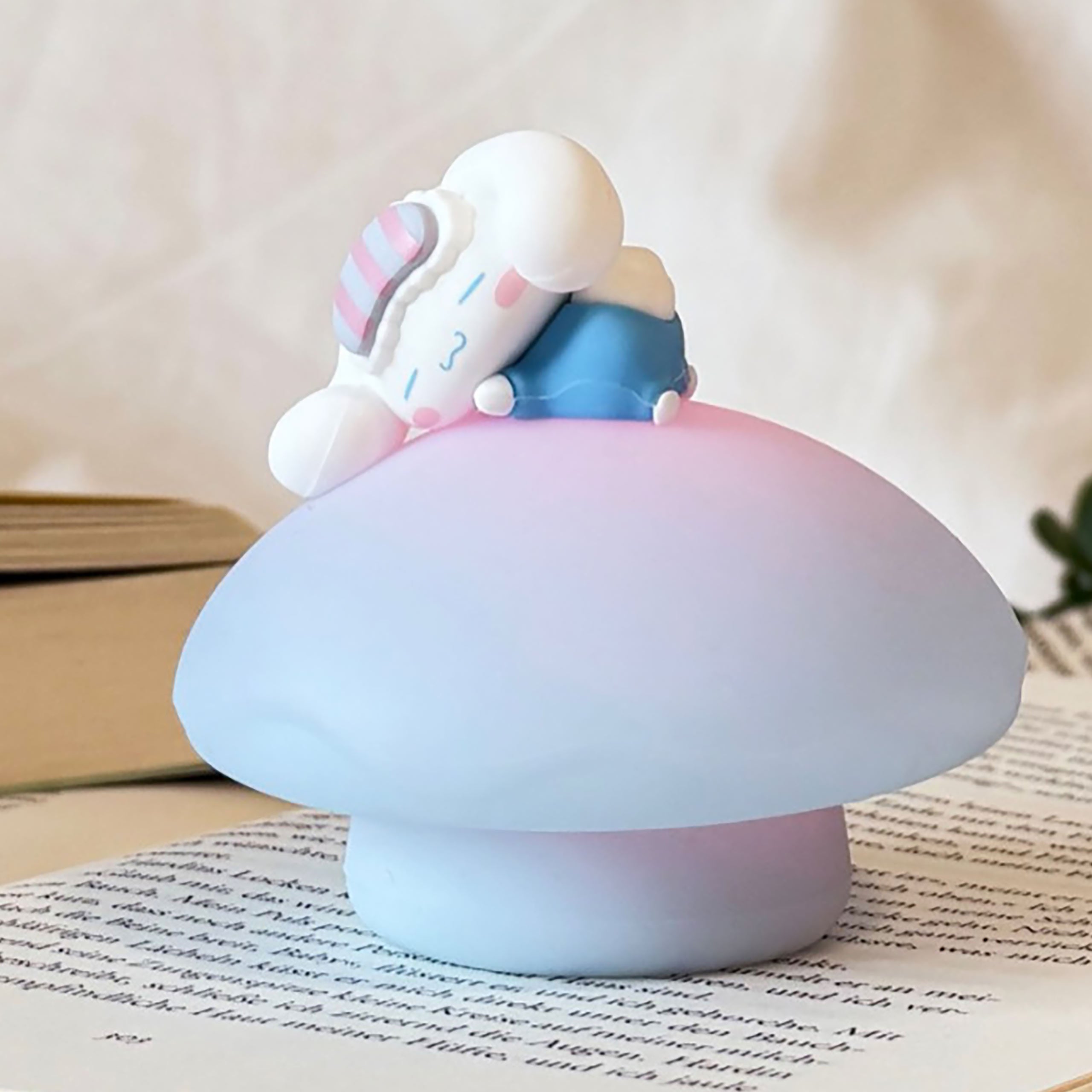 Imagen del producto Hello Kitty and Friends - Figura sorpresa YuMe Little Mushroom luz nocturna