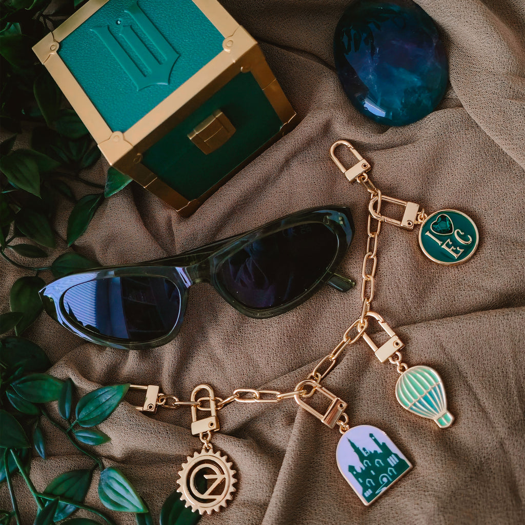 Imagen del producto Wicked - Maleta Emerald City con pulsera de charms