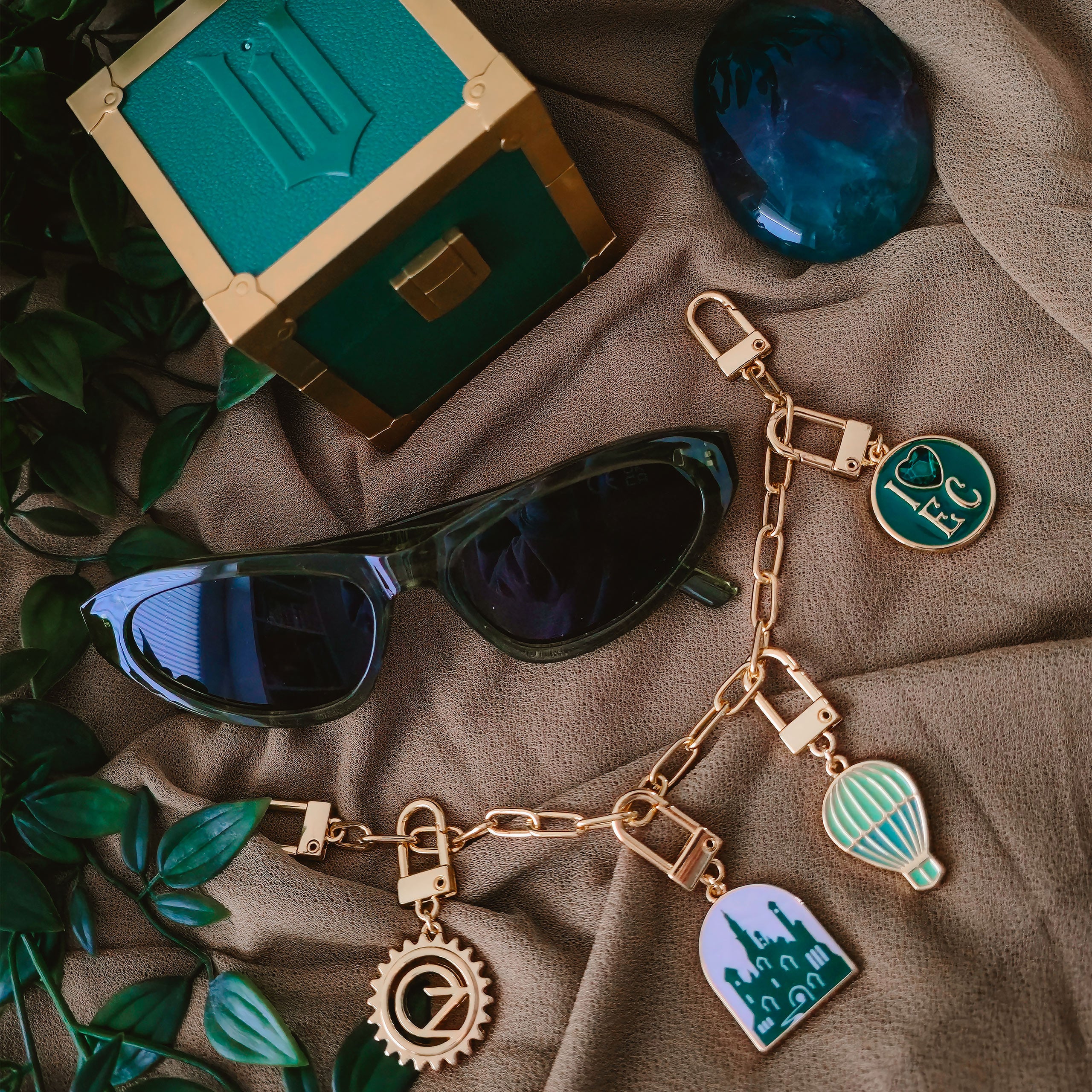 Imagen del producto Wicked - Maleta Emerald City con pulsera de charms