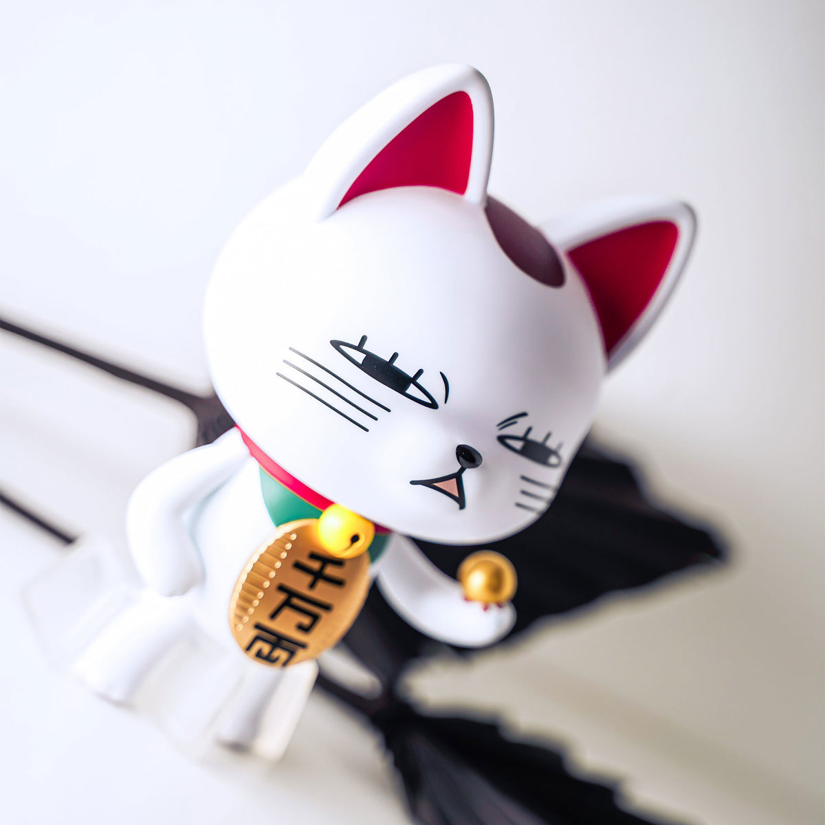 Imagen del producto Dandadan - Figura Turbo Granny Occultic Sofubi Fortune Cat Versión 2
