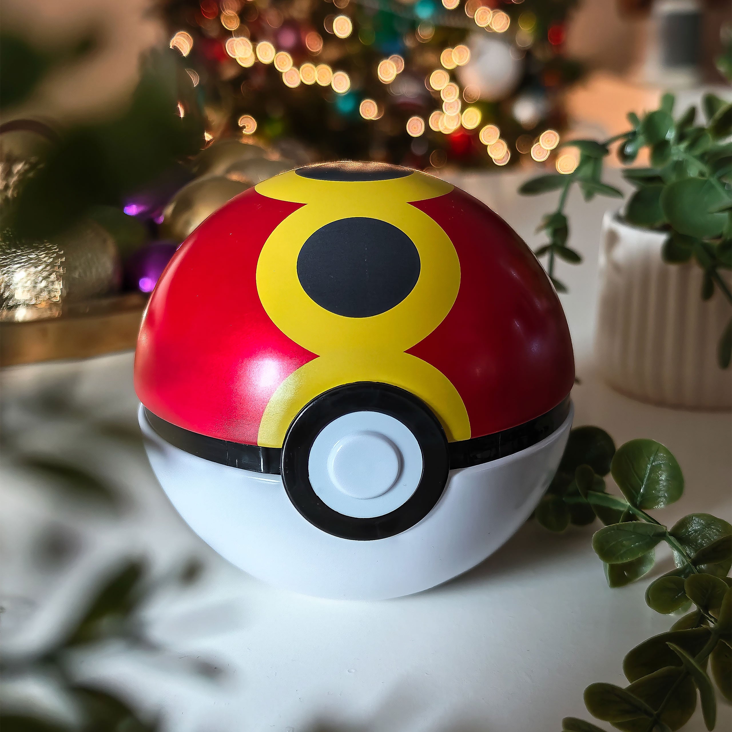 Imagen del producto Pokémon - Mystery Poké Ball Cards Tin Box Otoño 2025