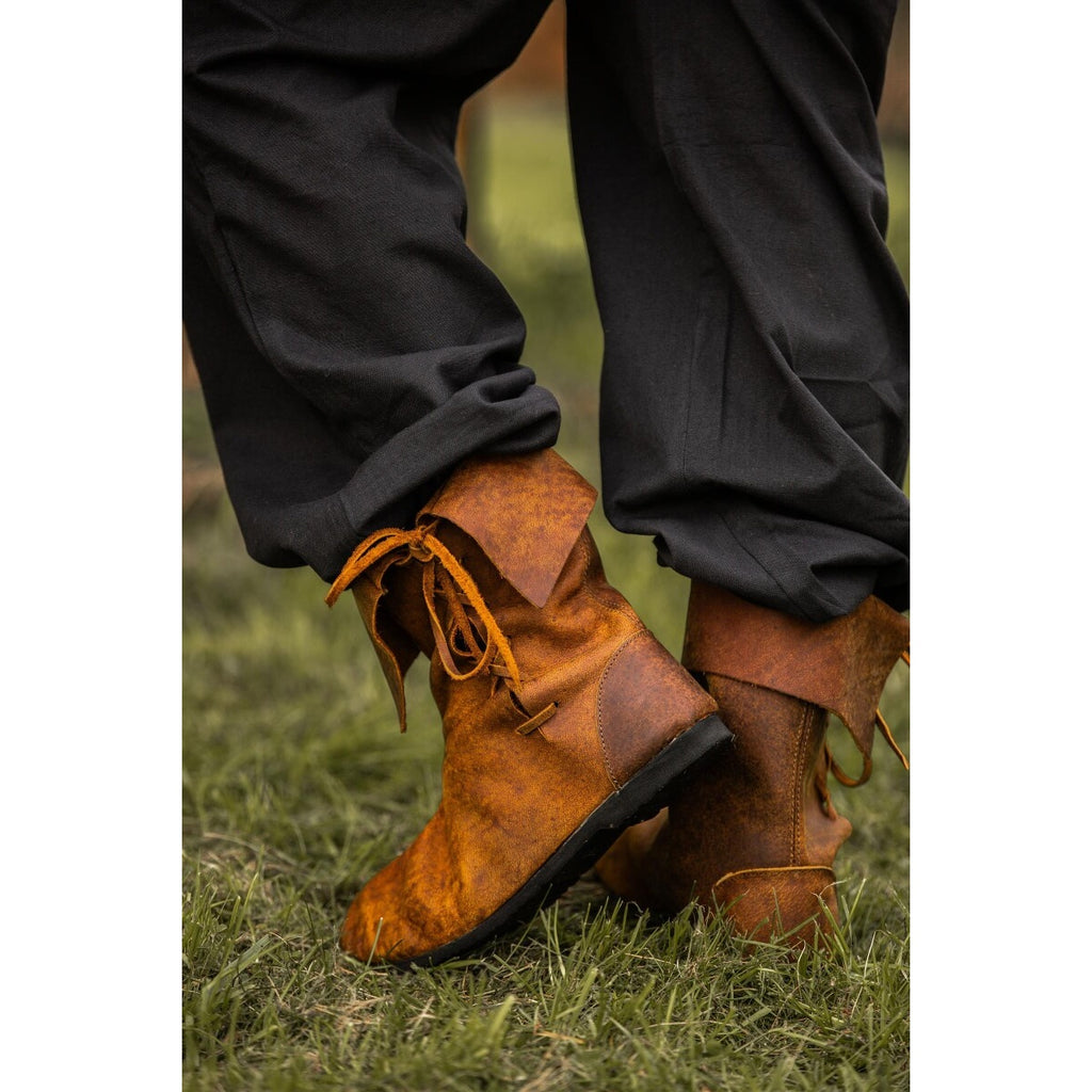 Imagen del producto Botas medievales con vuelta de cuero nobuck marrón