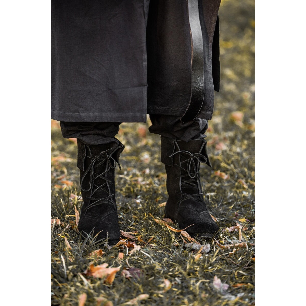 Imagen del producto Botas medievales Aurin con vuelta negras