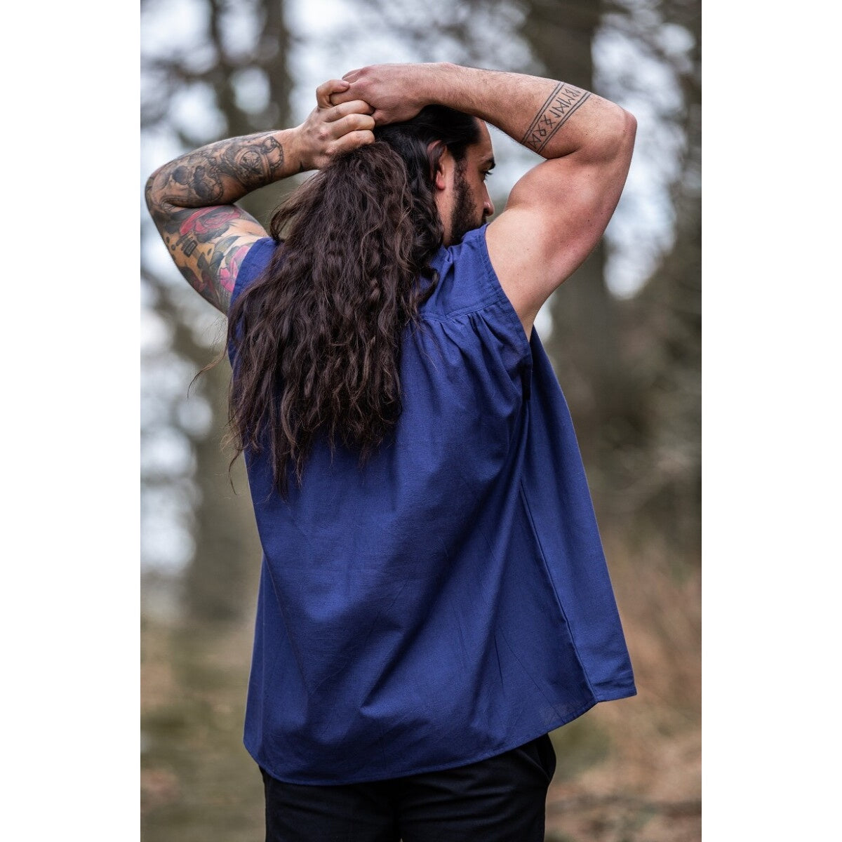 Imagen del producto Camisa medieval de cuello alto con cordones Louis sin mangas azul