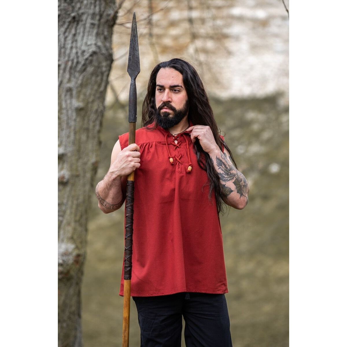 Imagen del producto Camisa medieval con cuello alto y cordones Louis sin mangas roja