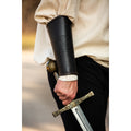 Imagen del producto Brazalete medieval de cuero Ottar con relieve de Vegvisir negro