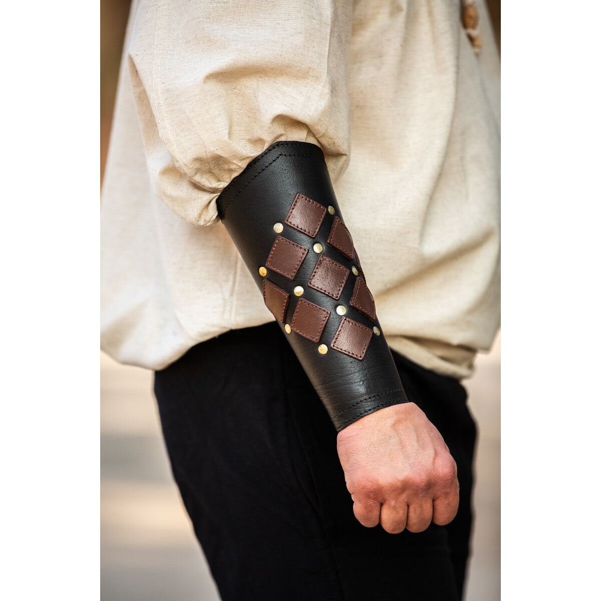 Imagen del producto Brazalete medieval de cuero Orm negro-marrón